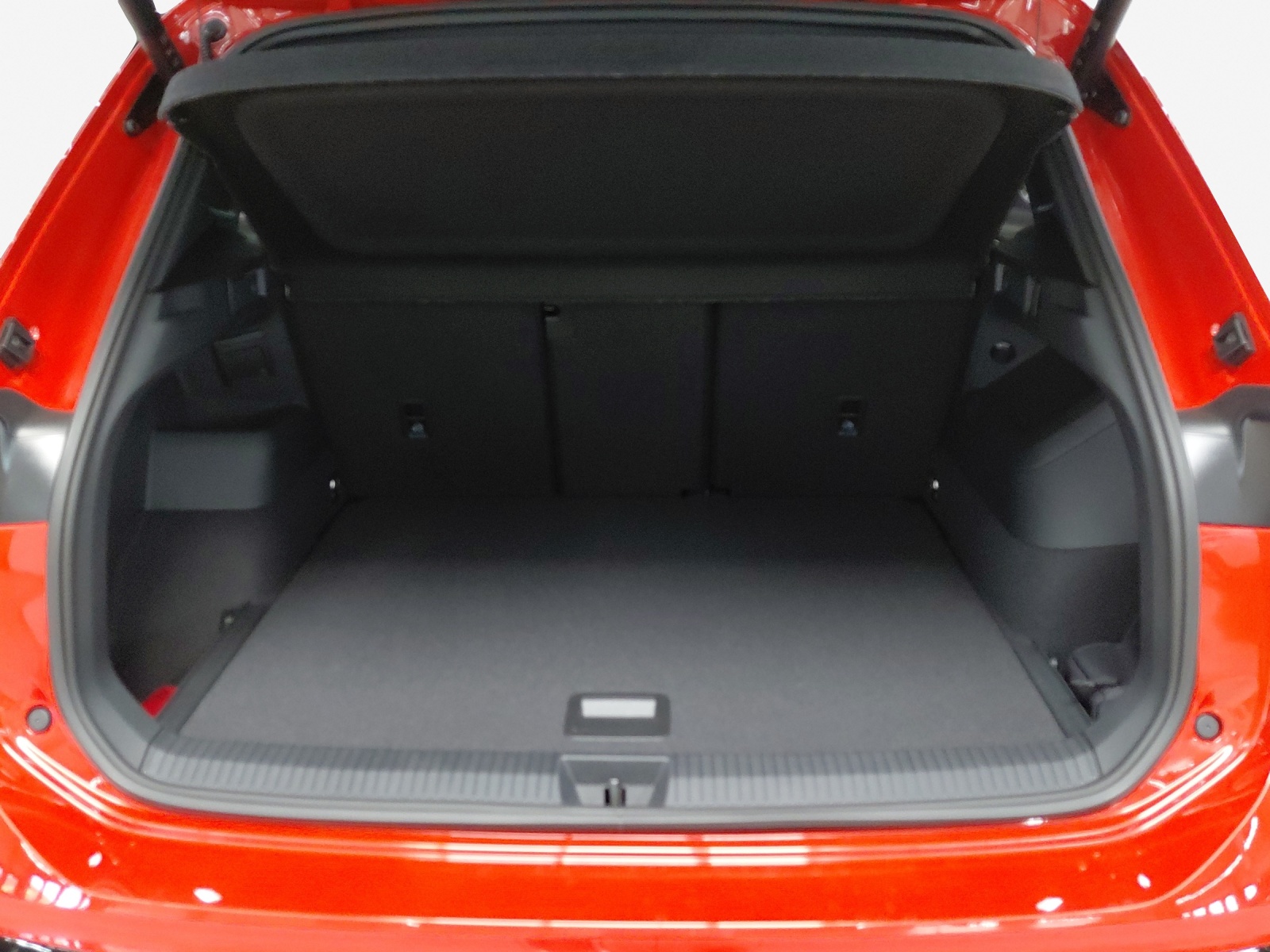 VW Tiguan 2.0 TSI DSG R-Line Plus 4Motion-image-12