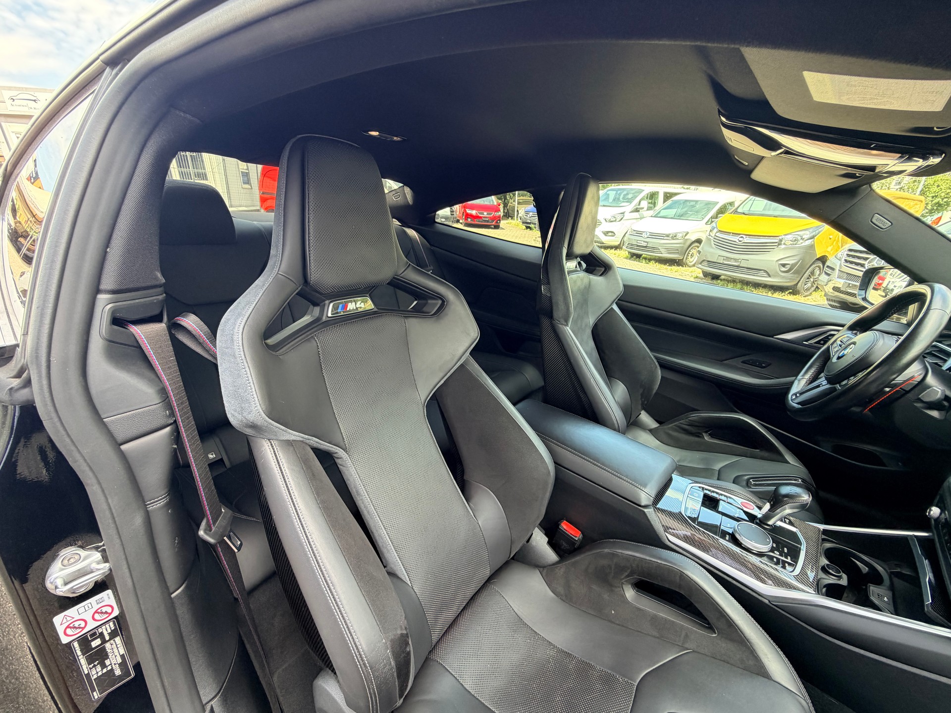 BMW M4 Coupé Competition M xDrive-image-10