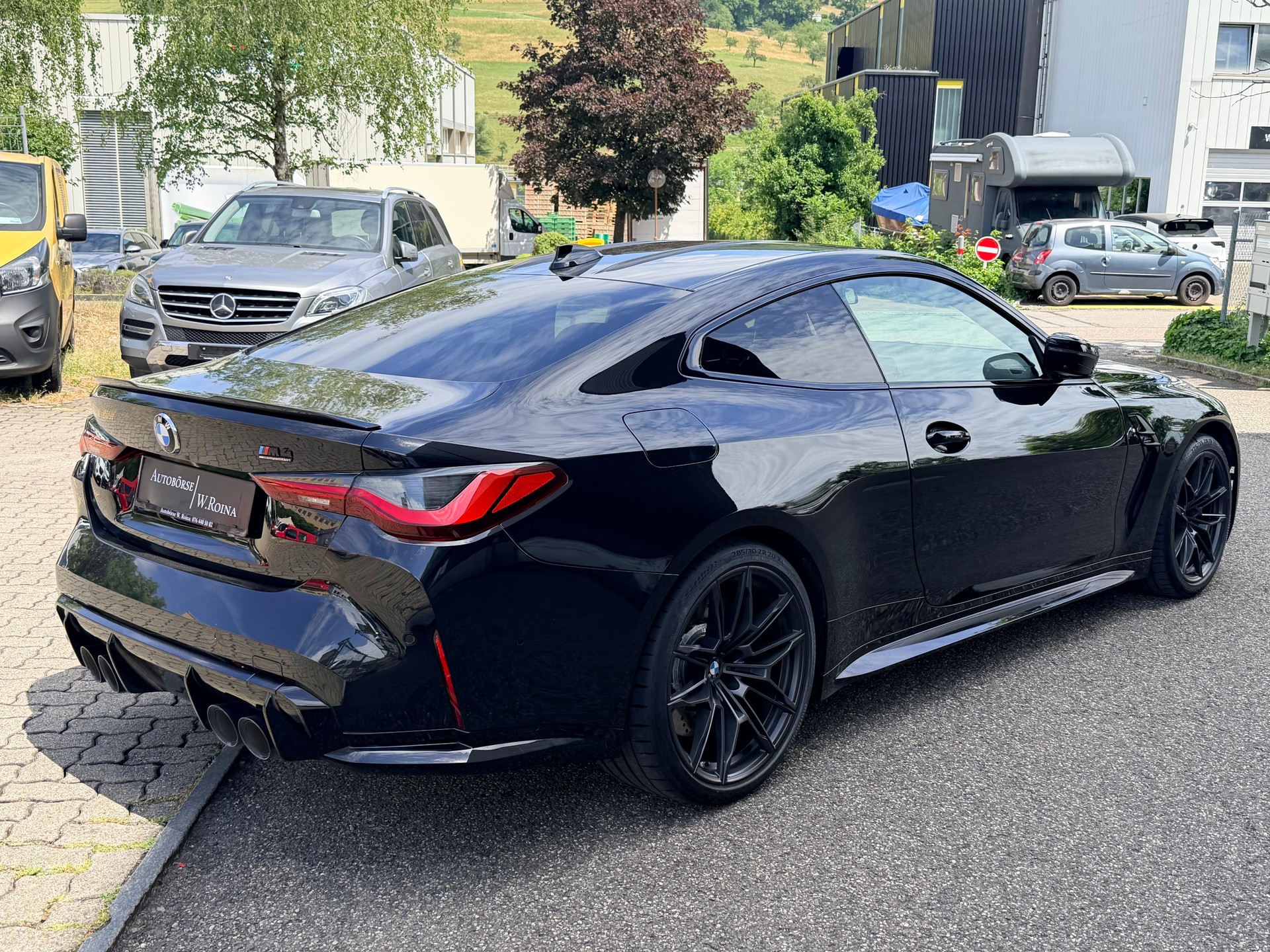 BMW M4 Coupé Competition M xDrive-image-2