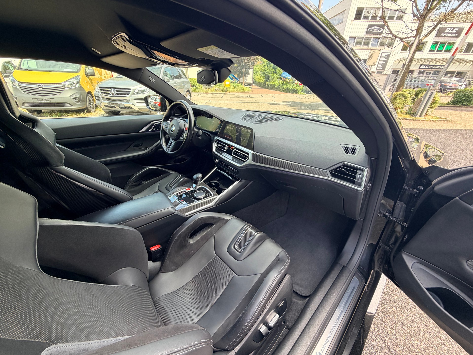 BMW M4 Coupé Competition M xDrive-image-9