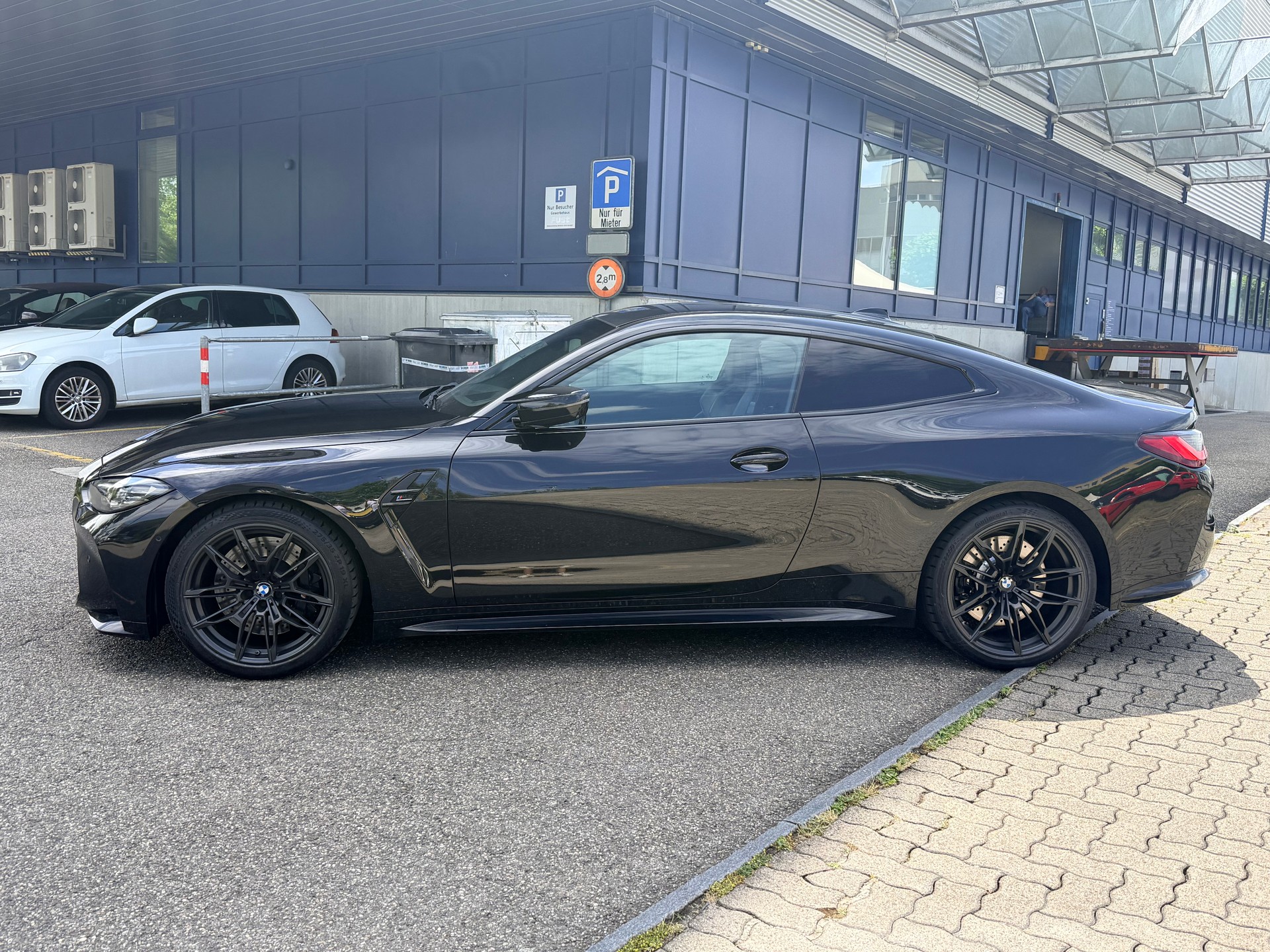 BMW M4 Coupé Competition M xDrive-image-5