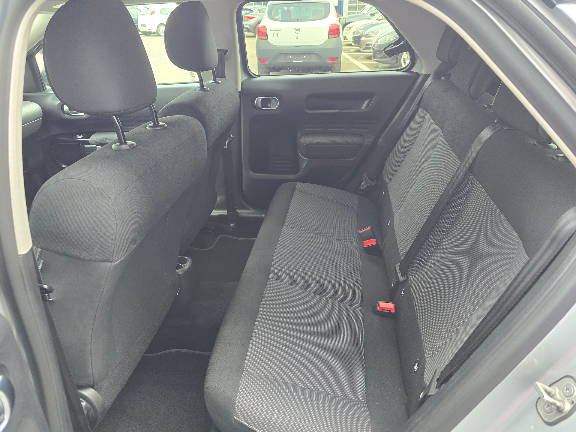 CITROEN C4 Cactus 1.2 VTi Shine-image-18