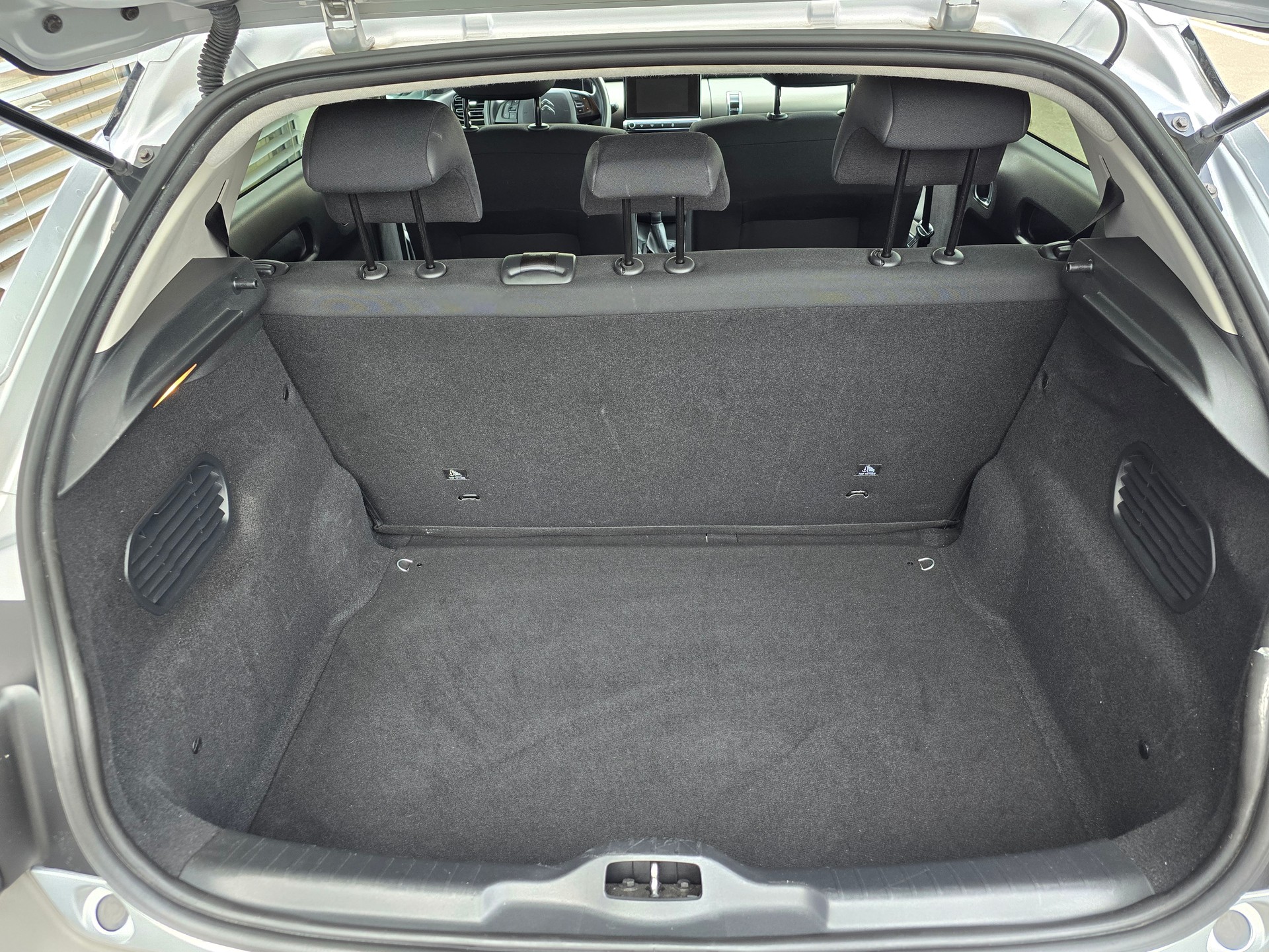 CITROEN C4 Cactus 1.2 VTi Shine-image-12