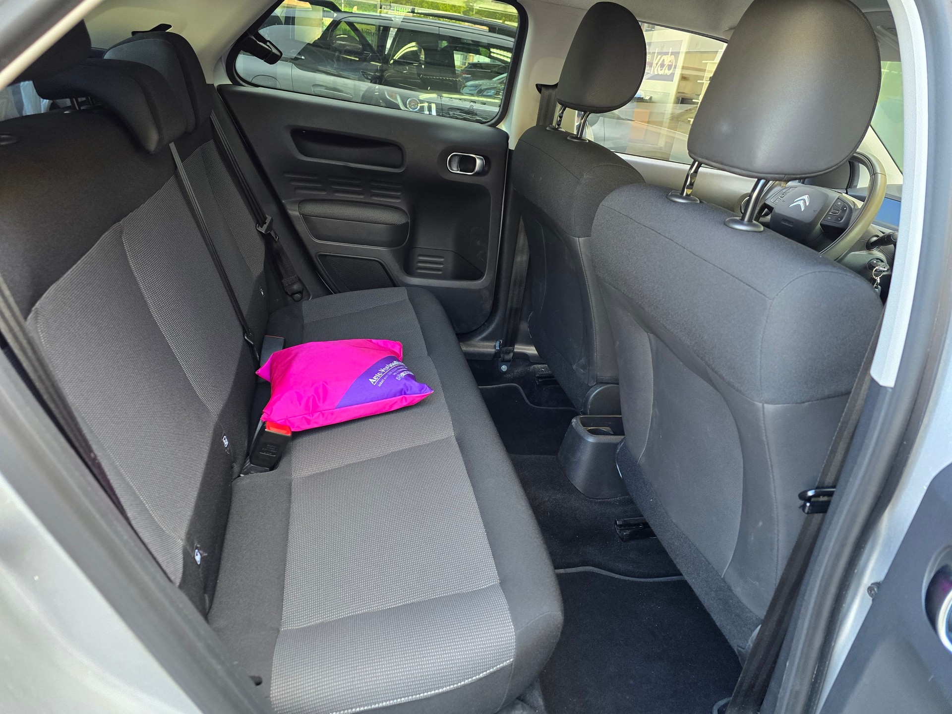 CITROEN C4 Cactus 1.2 VTi Shine-image-15
