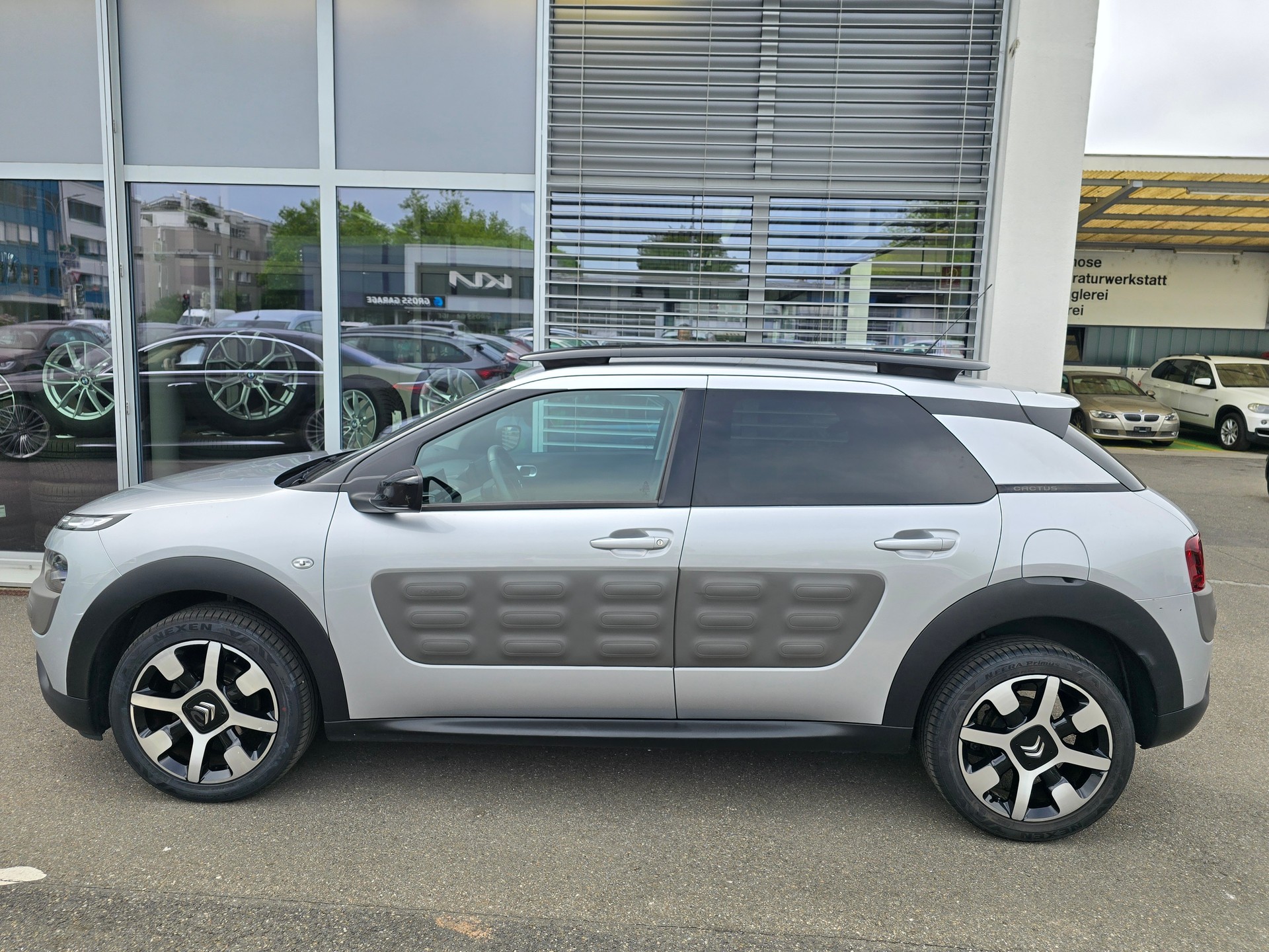 CITROEN C4 Cactus 1.2 VTi Shine-image-5