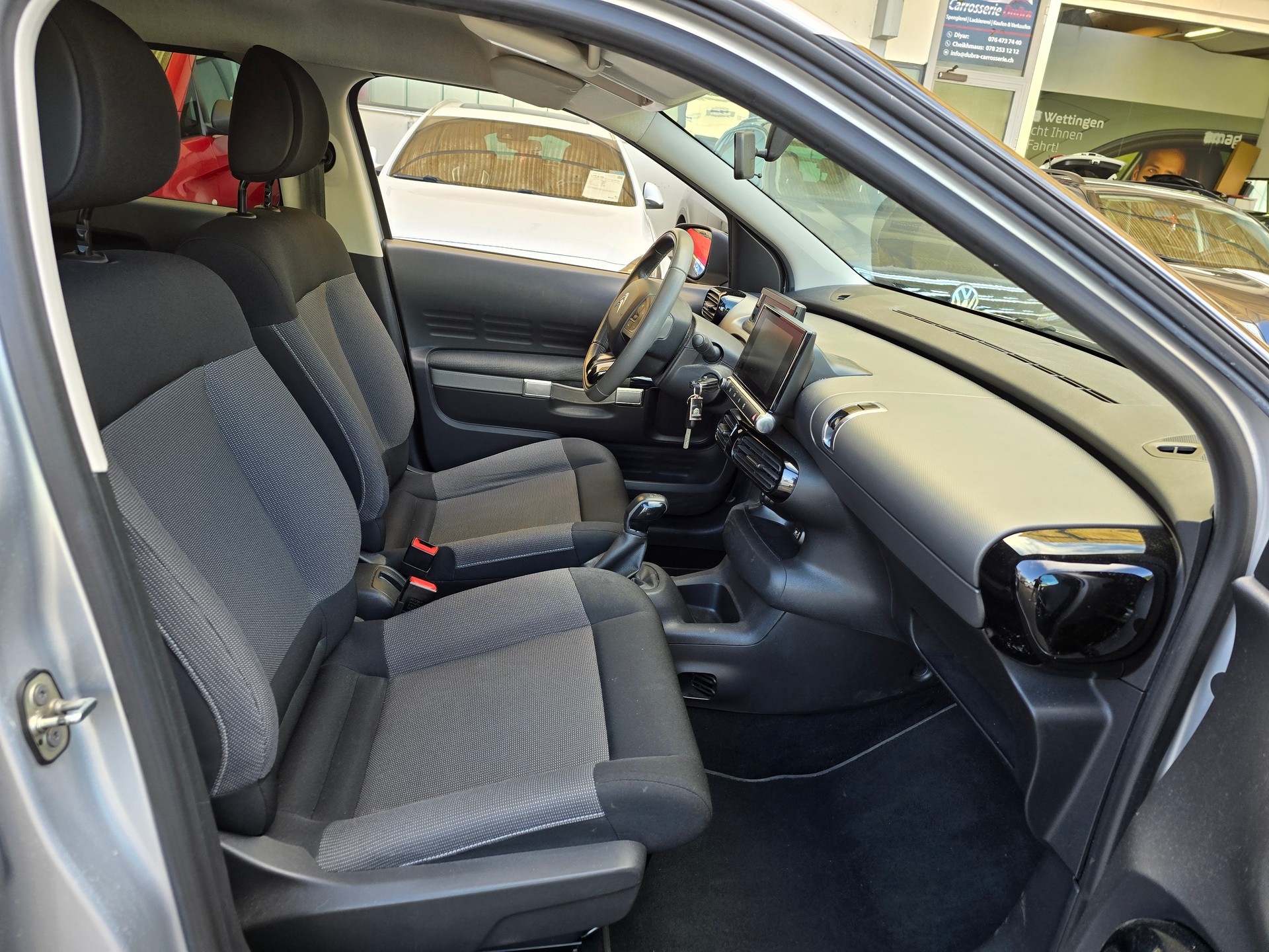 CITROEN C4 Cactus 1.2 VTi Shine-image-12
