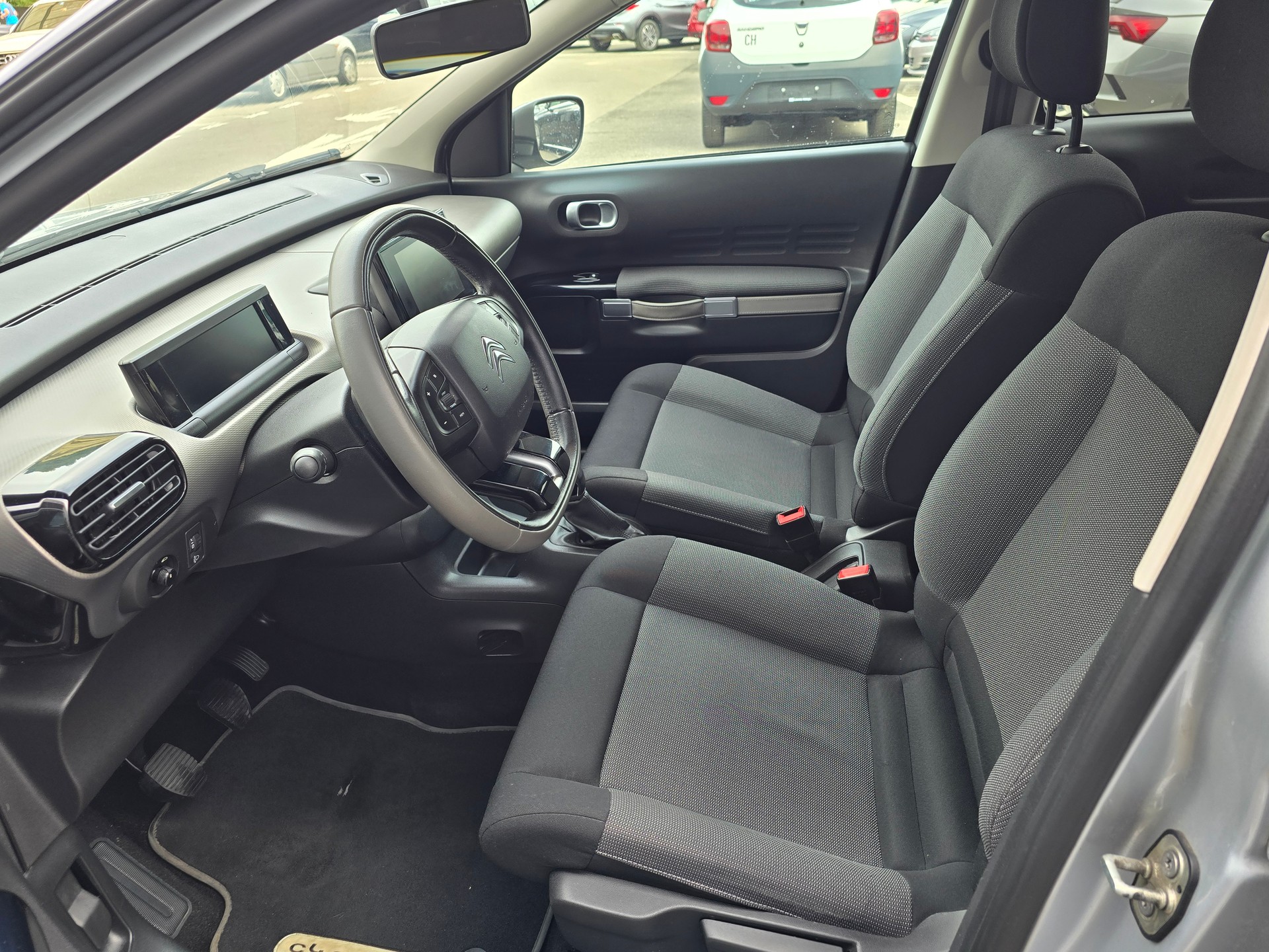 CITROEN C4 Cactus 1.2 VTi Shine-image-8