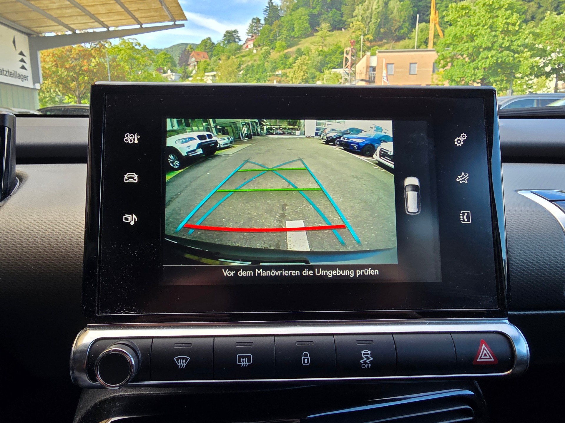 CITROEN C4 Cactus 1.2 VTi Shine-image-14