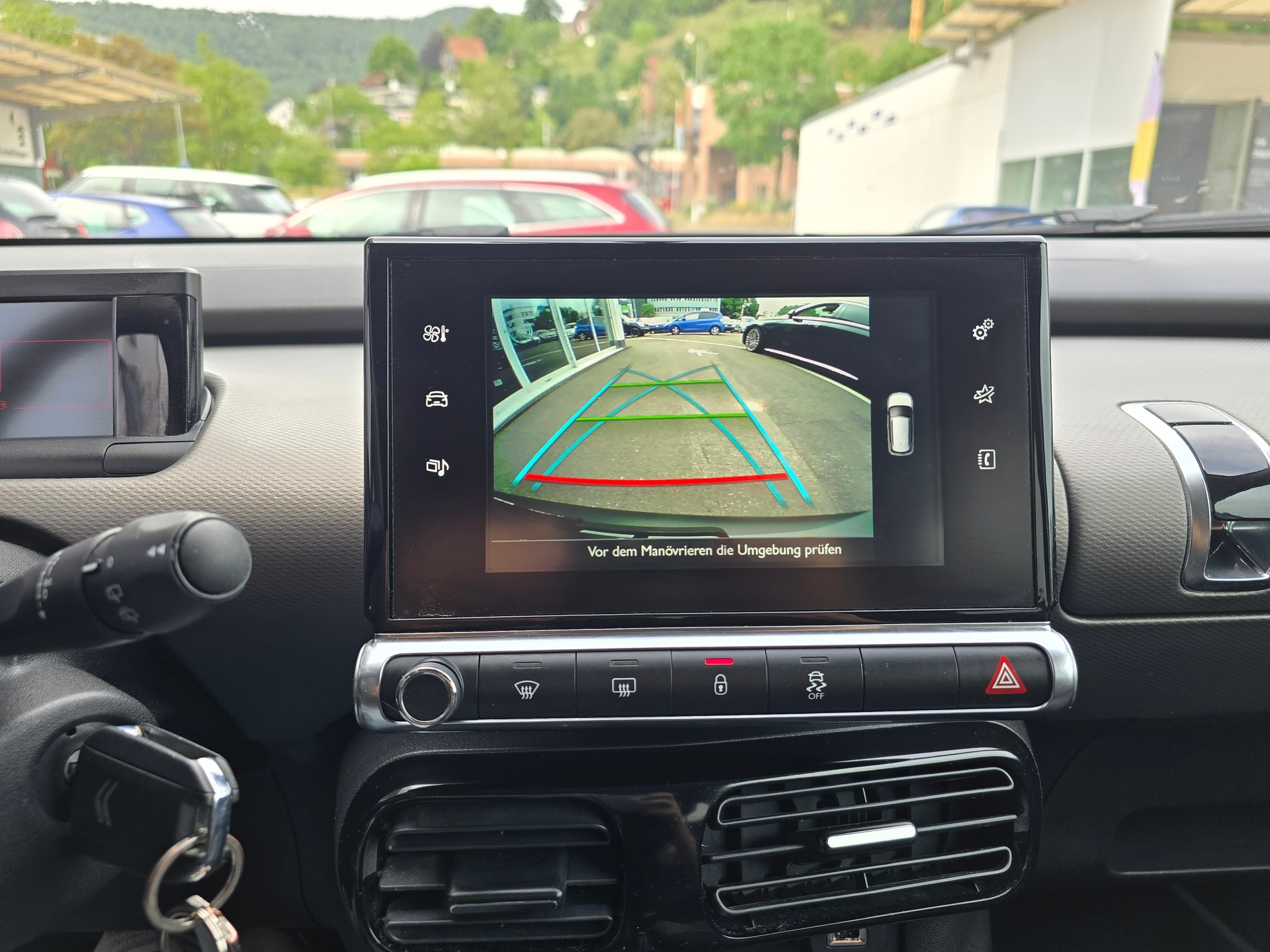 CITROEN C4 Cactus 1.2 VTi Shine-image-4