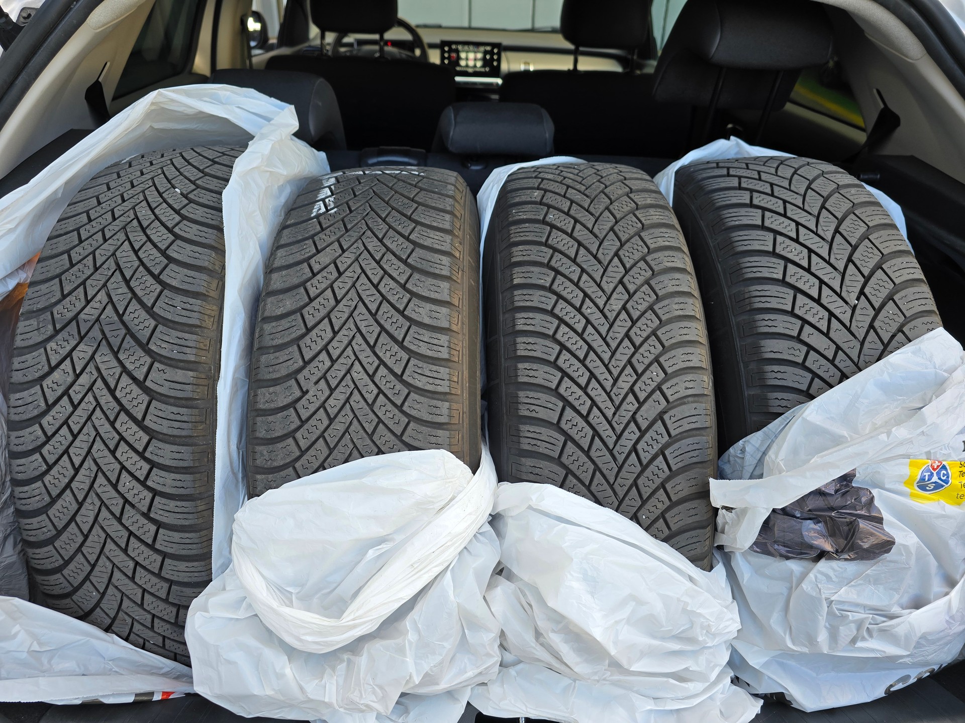 CITROEN C4 Cactus 1.2 VTi Shine-image-10