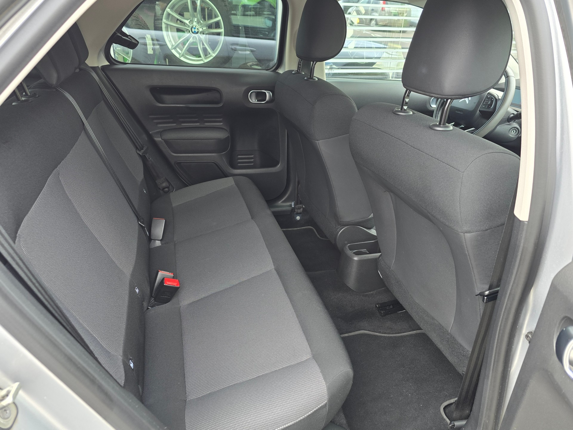 CITROEN C4 Cactus 1.2 VTi Shine-image-17