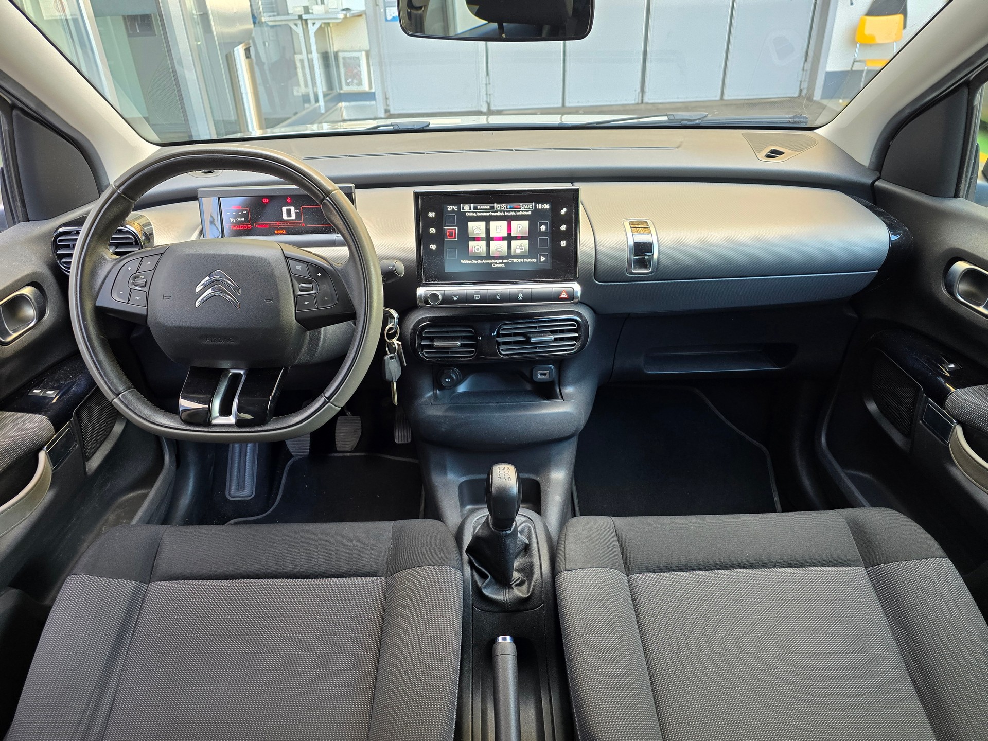 CITROEN C4 Cactus 1.2 VTi Shine-image-2