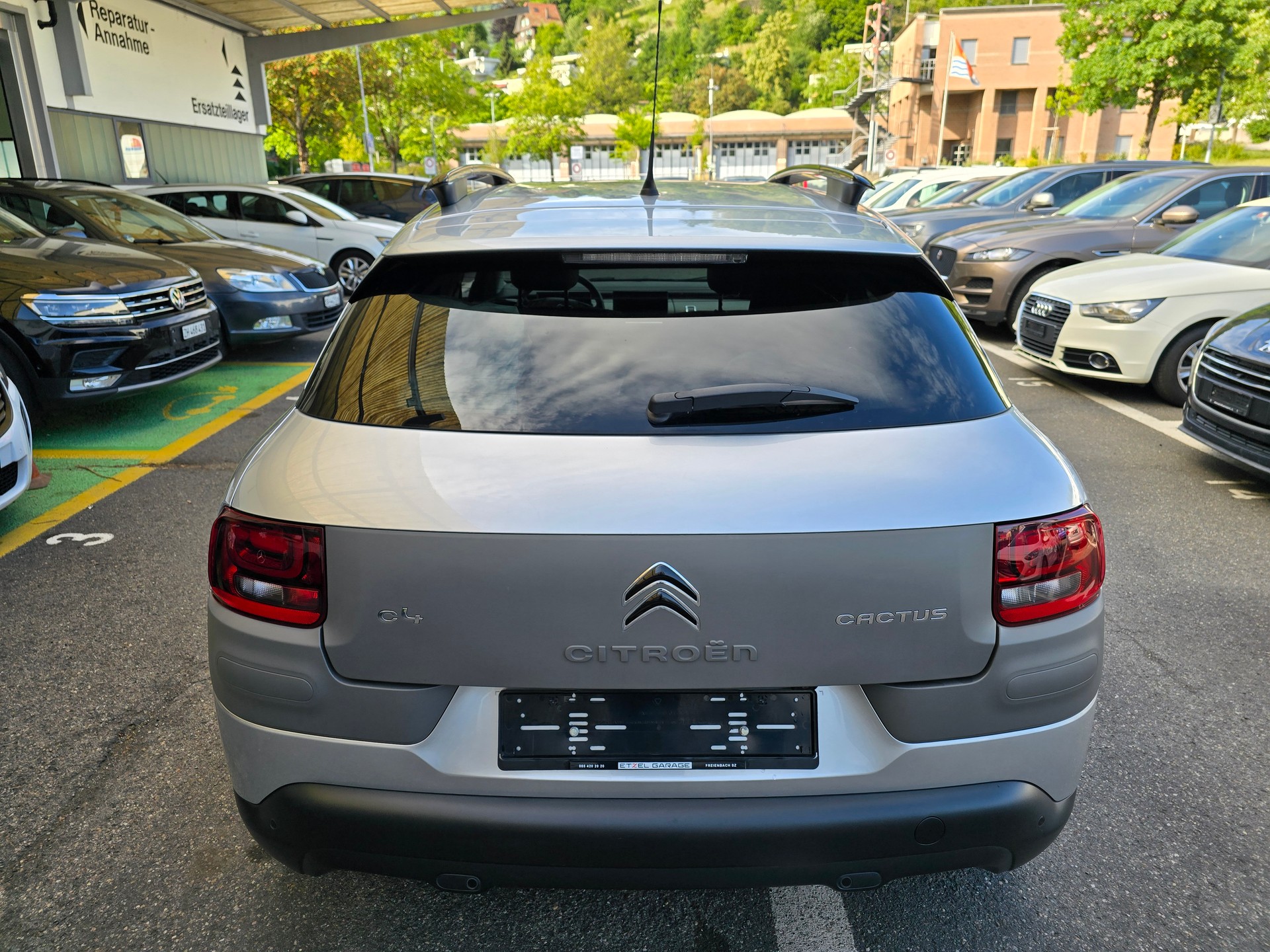 CITROEN C4 Cactus 1.2 VTi Shine-image-7