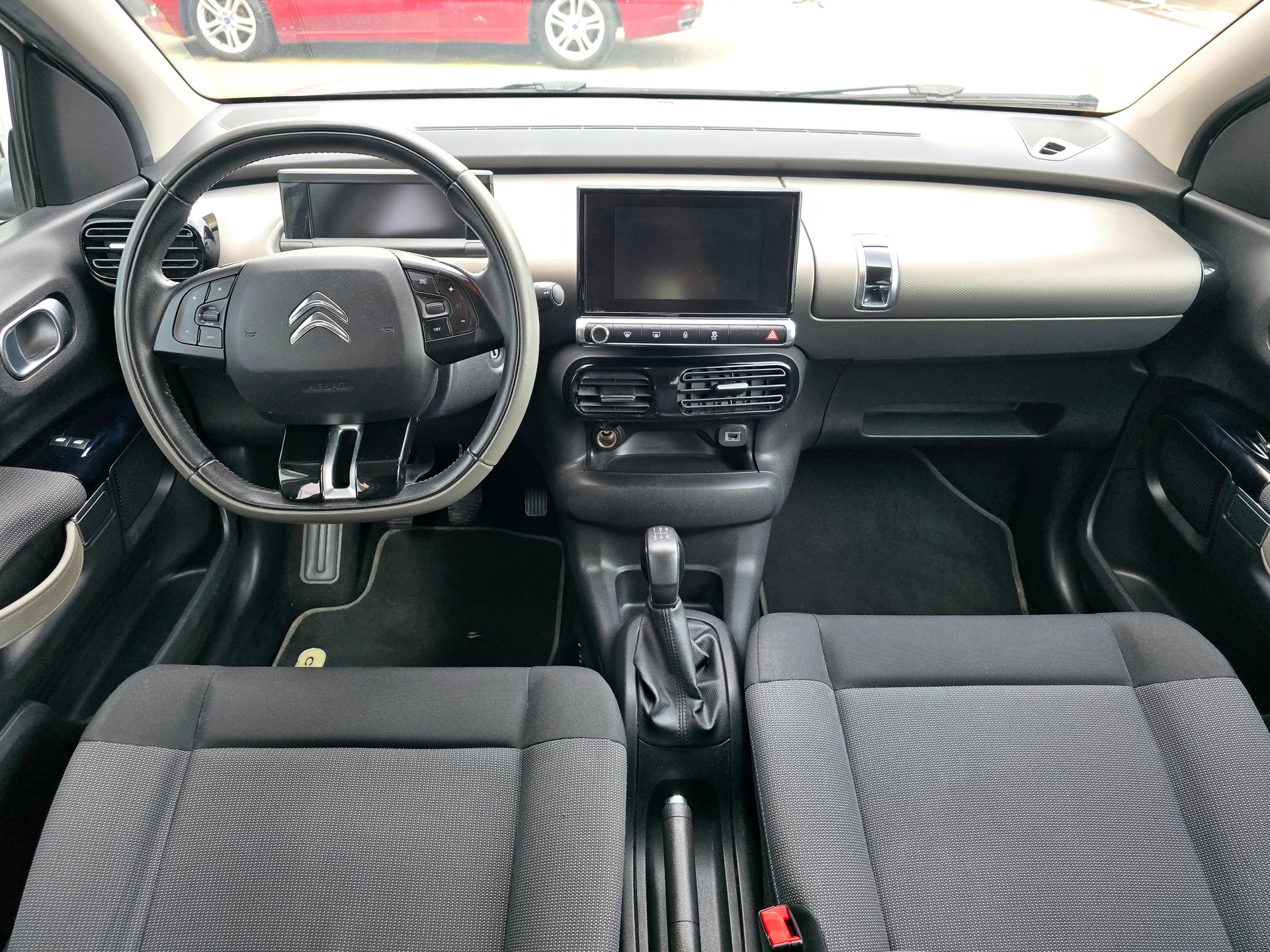 CITROEN C4 Cactus 1.2 VTi Shine-image-14