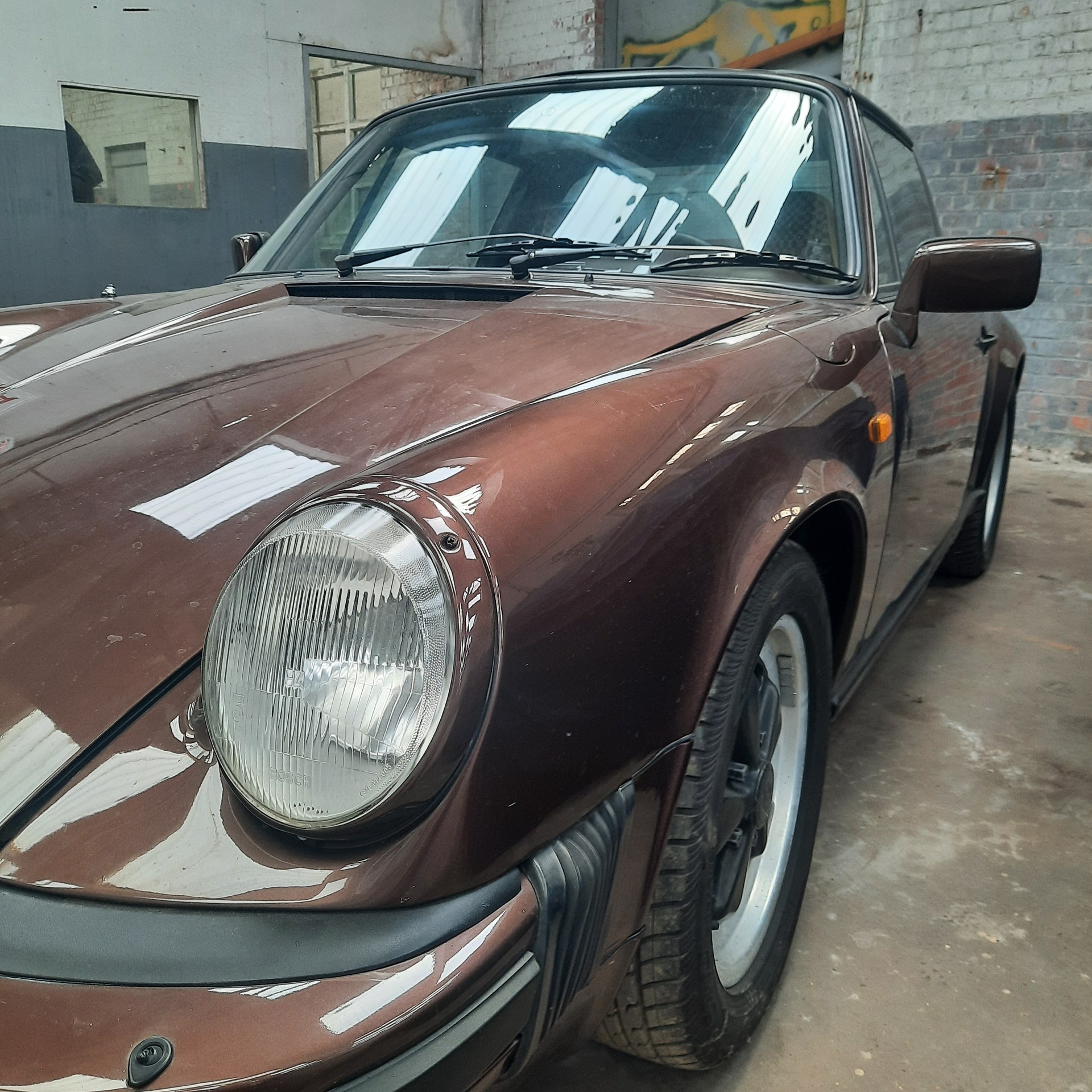 PORSCHE 3.0 SC-image-0