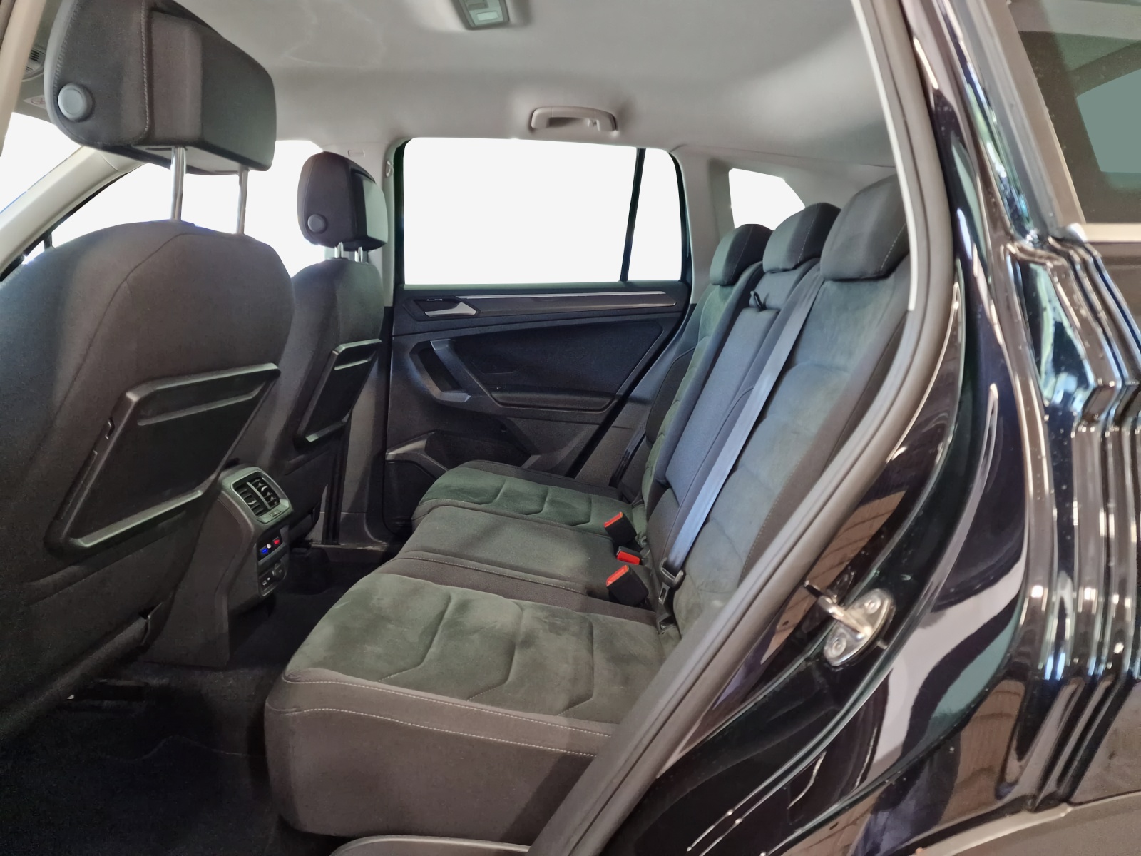 VW Tiguan 2.0TSI Highline 4Motion DSG-image-8