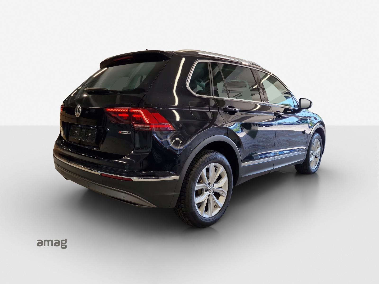 VW Tiguan 2.0TSI Highline 4Motion DSG-image-4