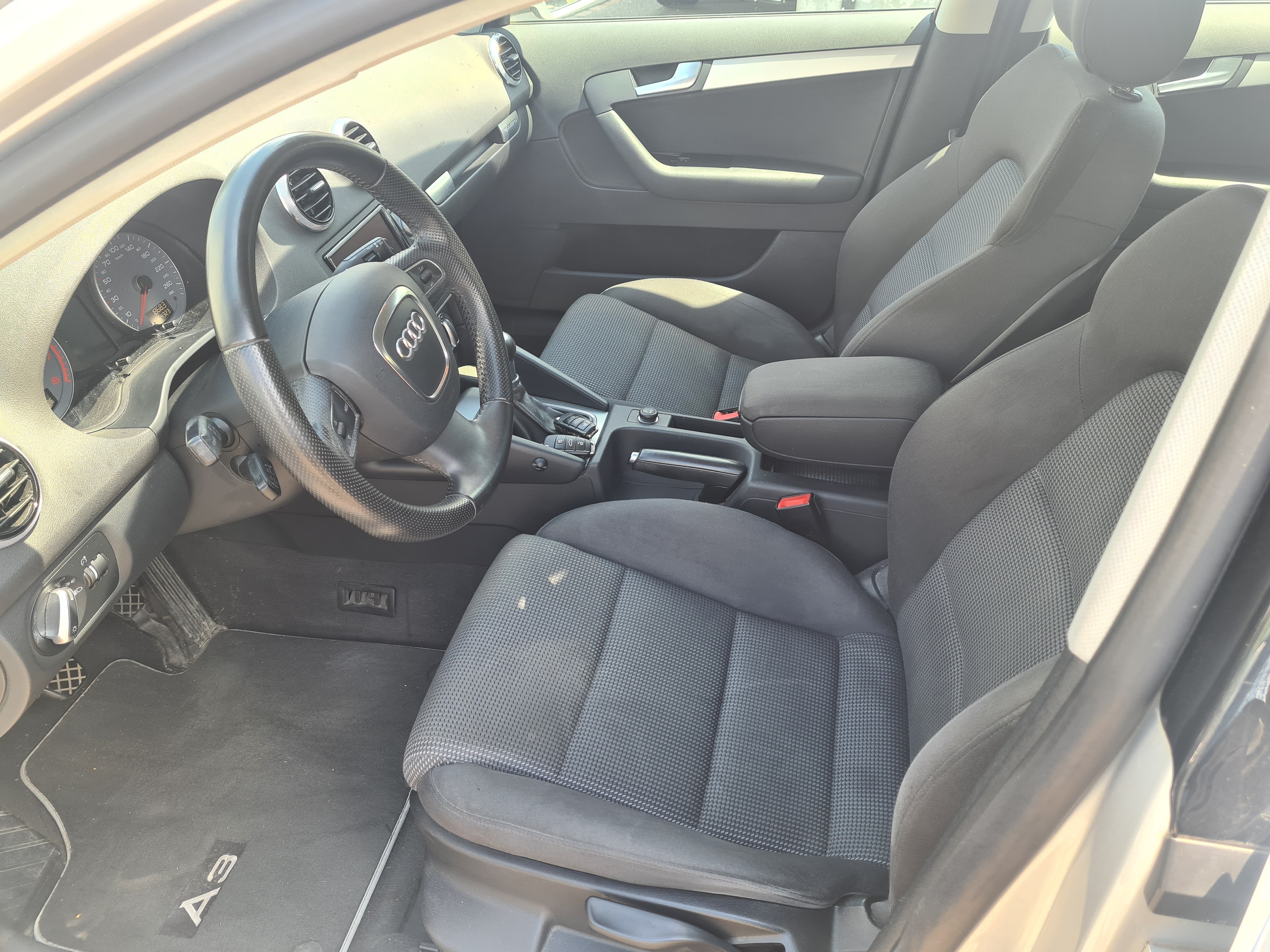 AUDI A3 Sportback 1.8 TFSI Ambition quattro — slika 6