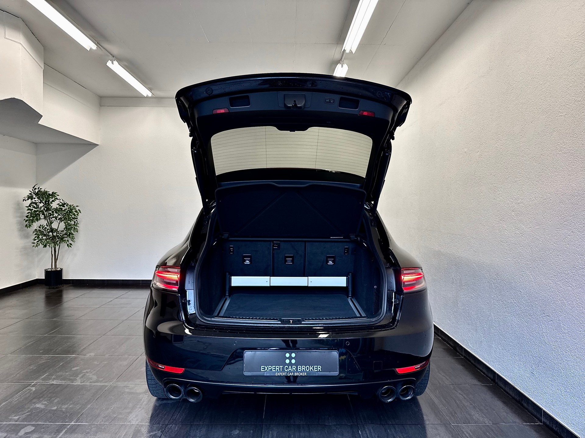 PORSCHE Macan GTS PDK-image-12