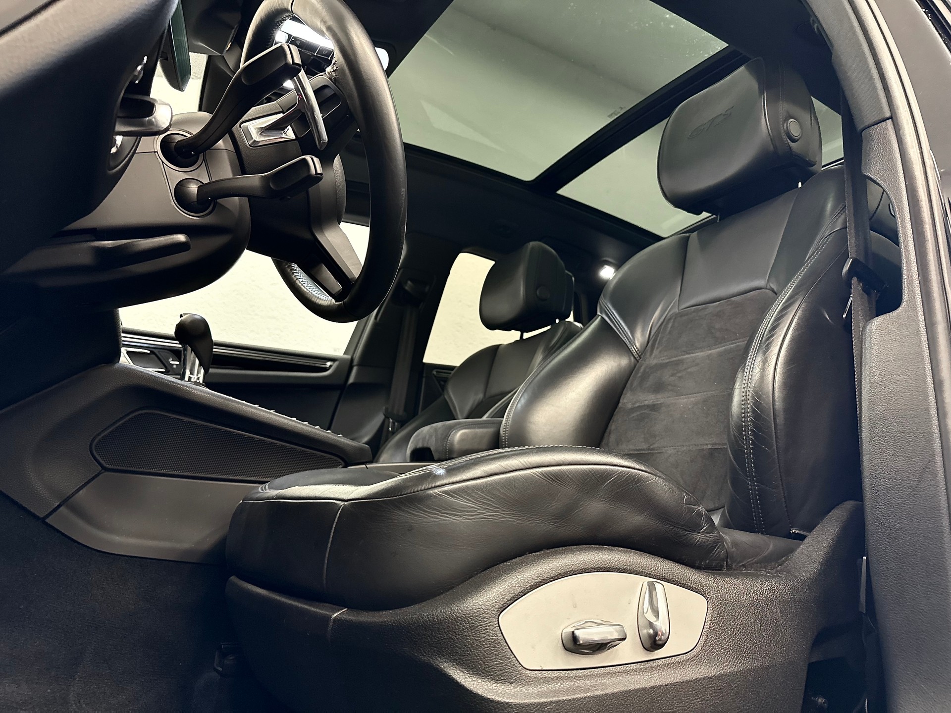 PORSCHE Macan GTS PDK-image-15