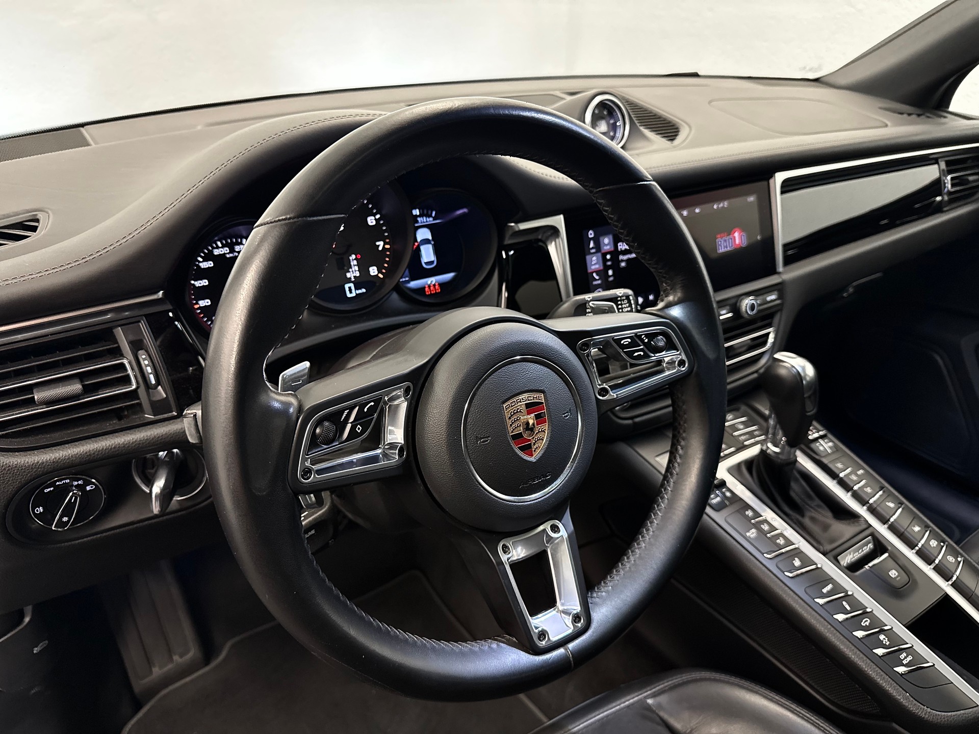 PORSCHE Macan GTS PDK-image-17