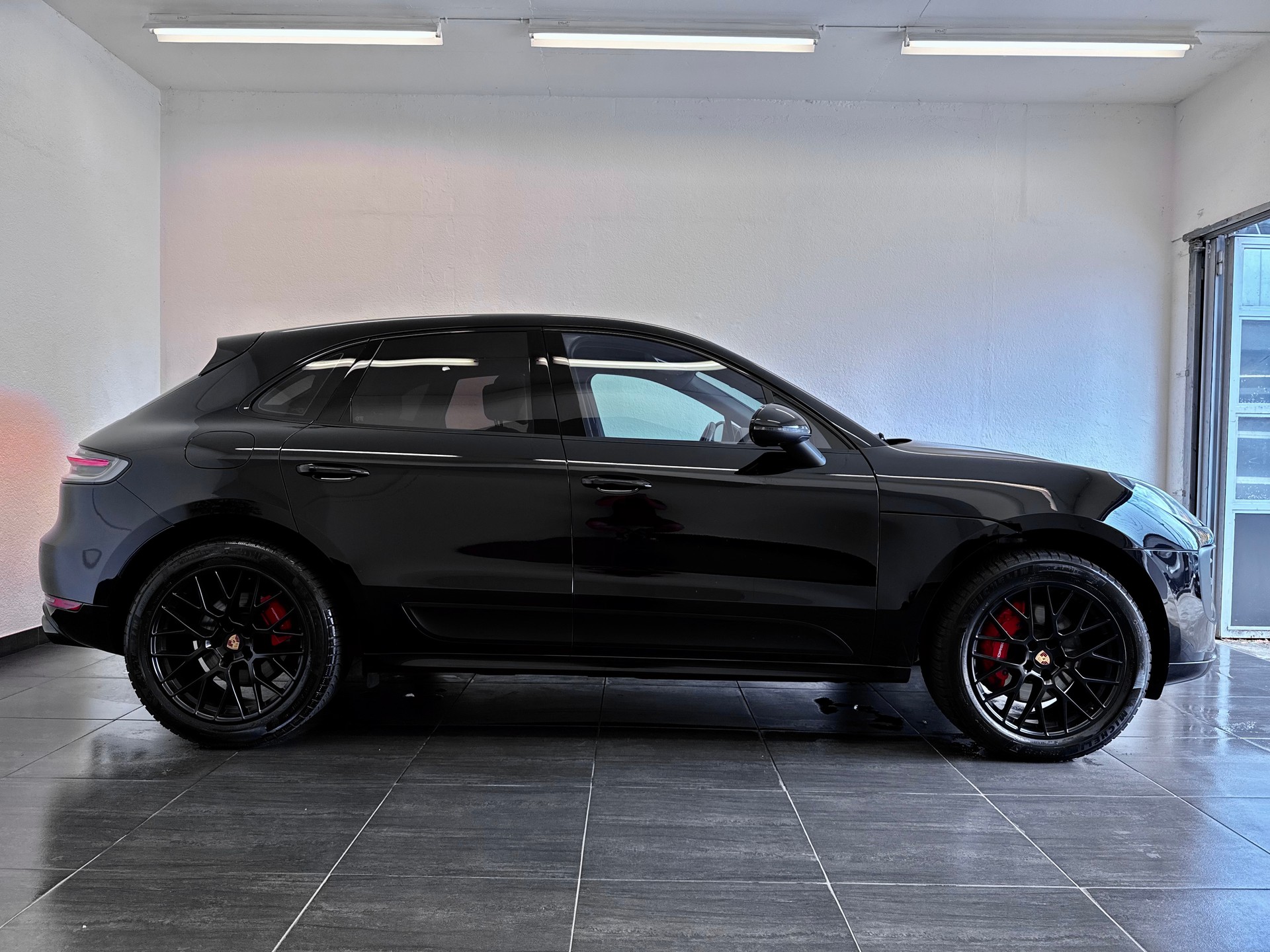 PORSCHE Macan GTS PDK-image-4