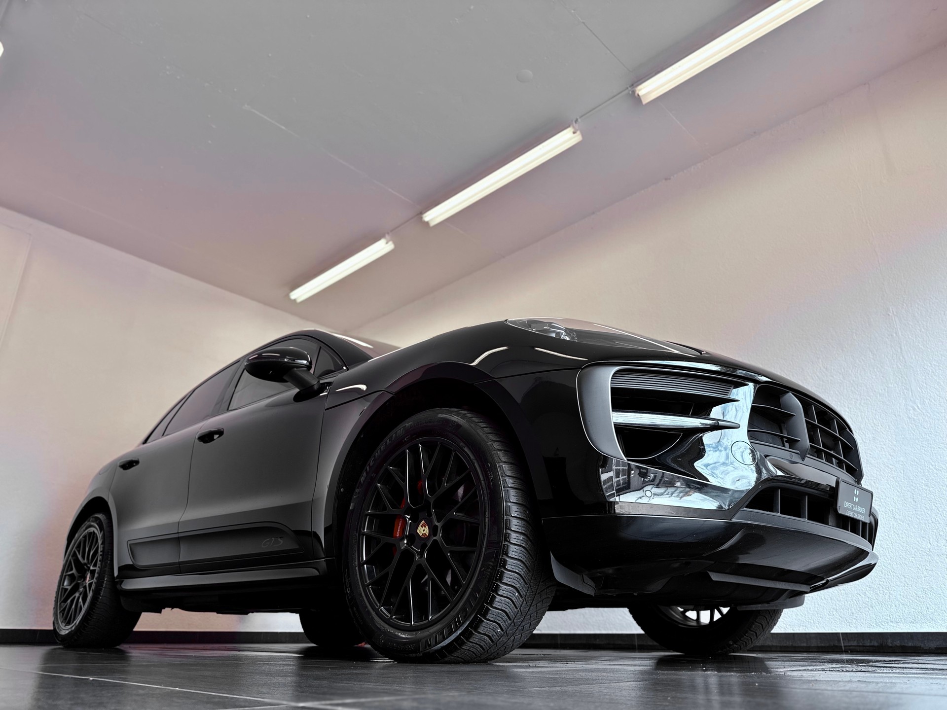 PORSCHE Macan GTS PDK-showroom-element-2