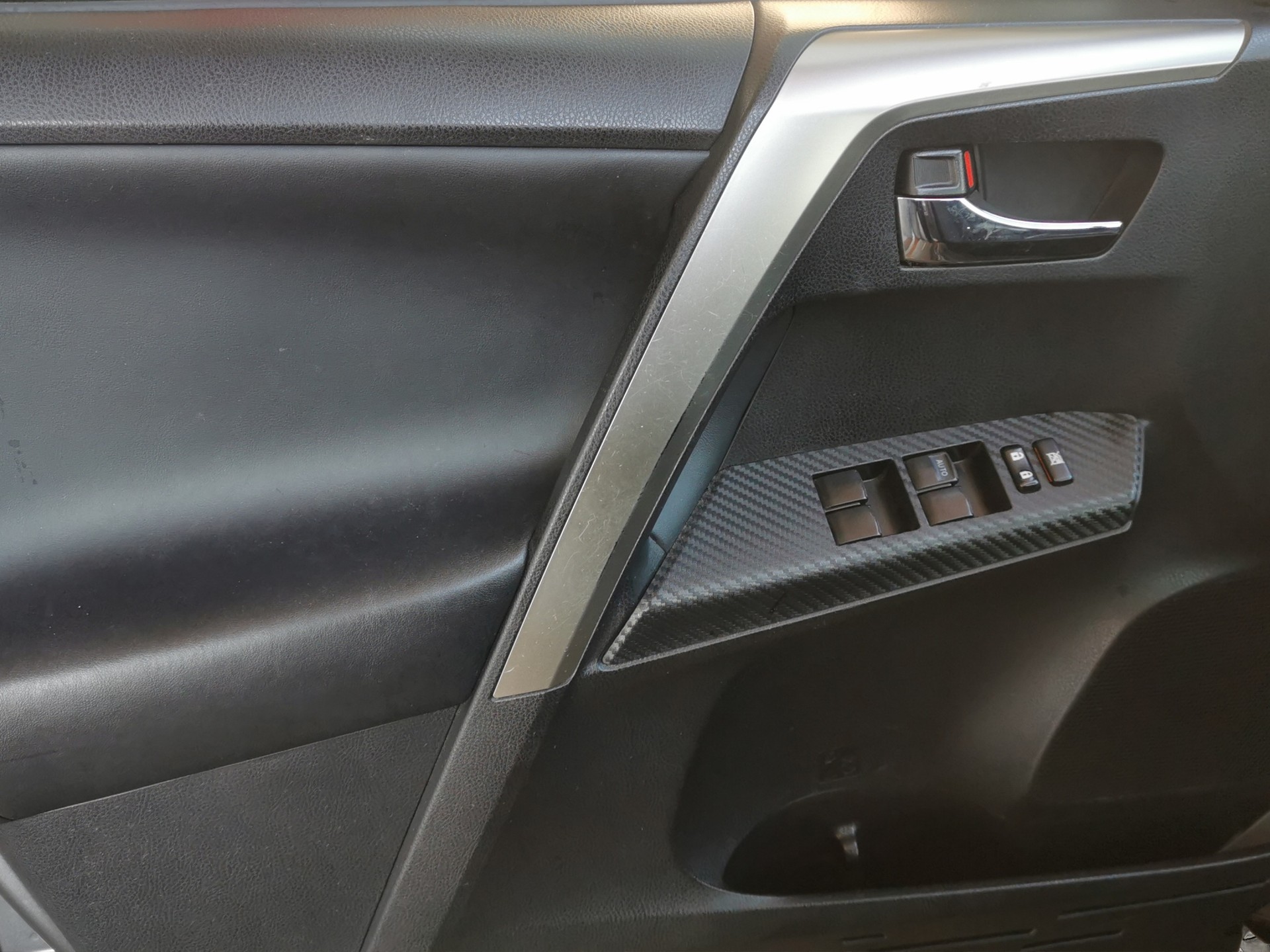 TOYOTA RAV-4 2.0 16V Luna-image-11
