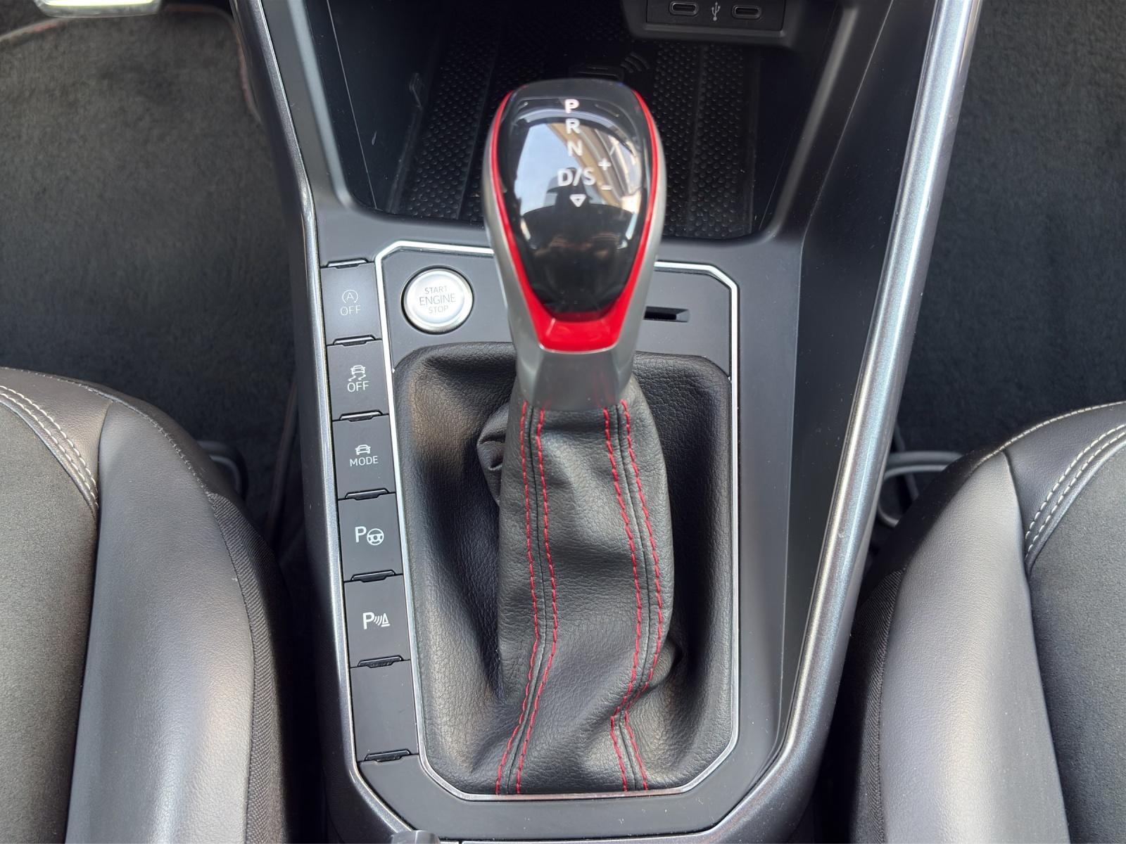 VW Polo 2.0 TSI GTI DSG-image-17