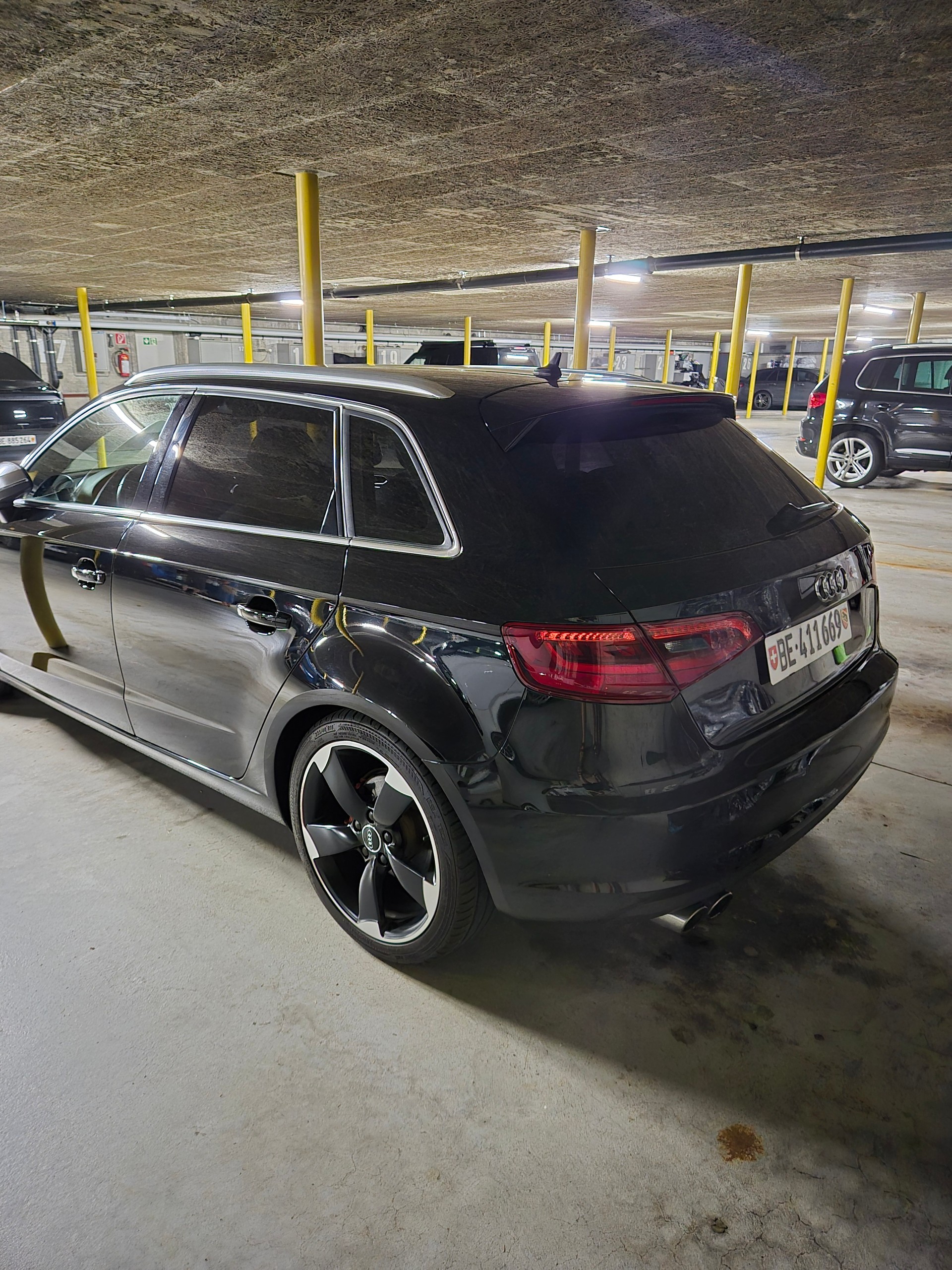 AUDI 1.4 T FSI ultra Ambition S-Tr-image-3