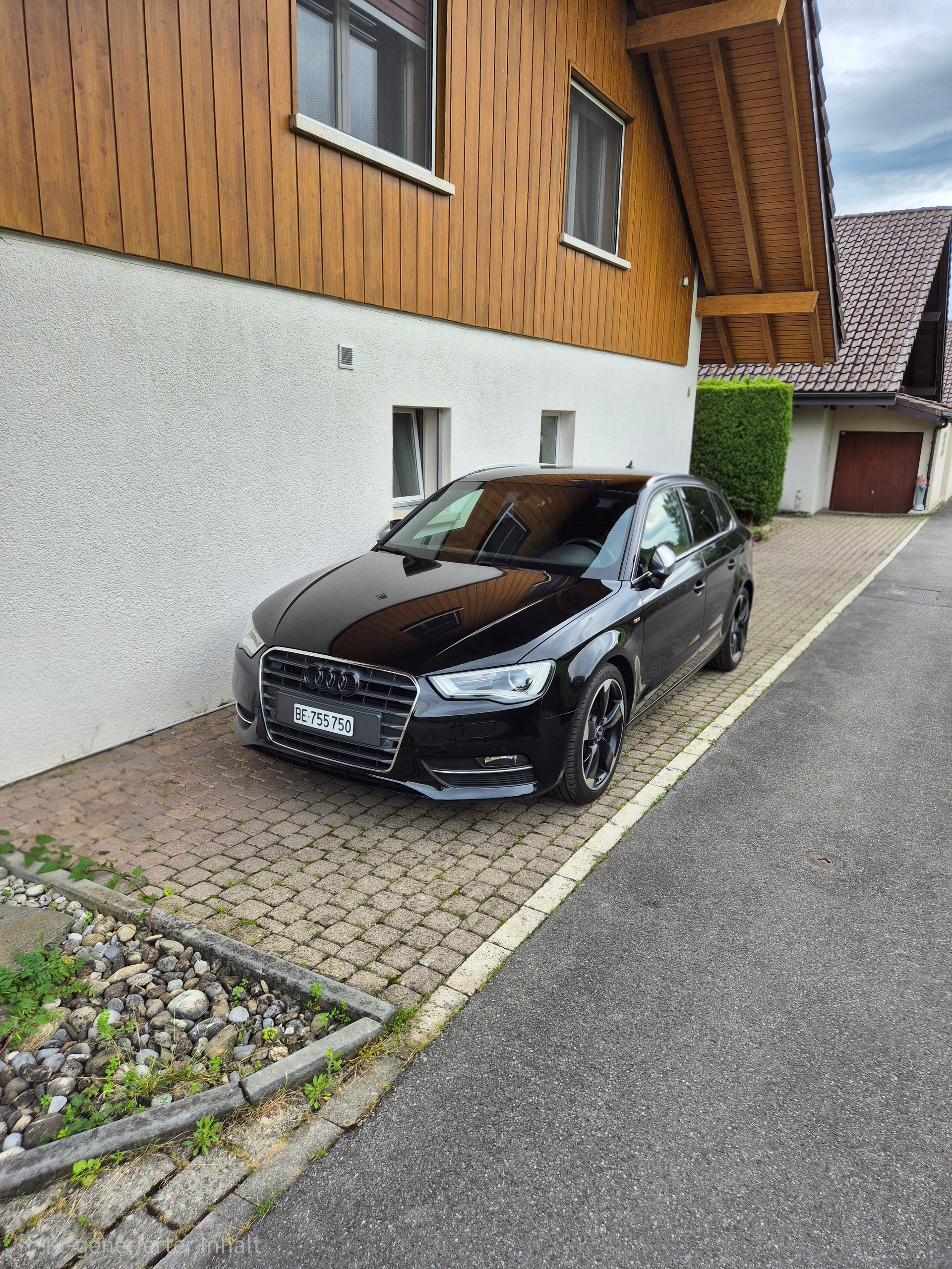 AUDI 1.4 T FSI ultra Ambition S-Tr-image-0