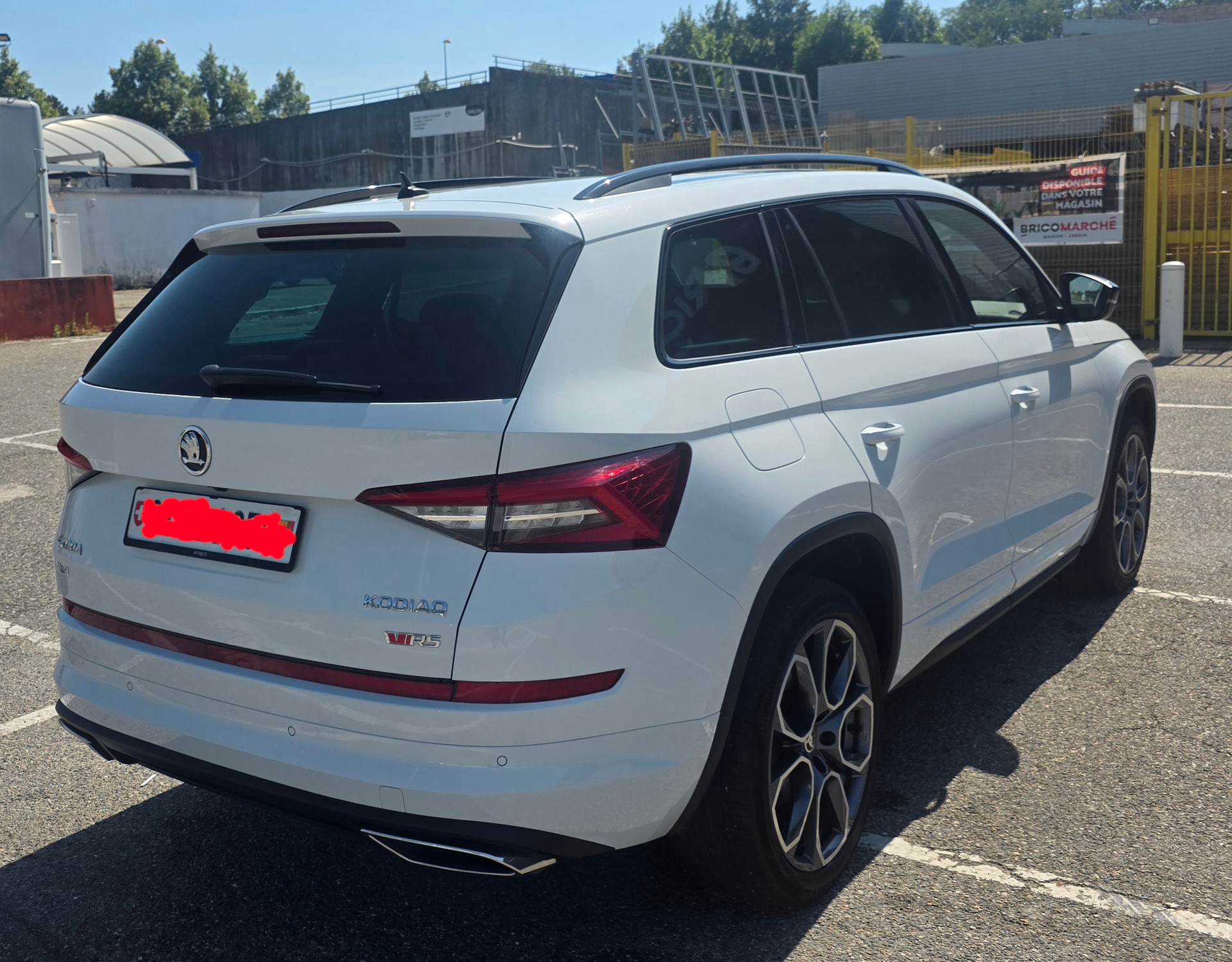 SKODA 2.0 Bi-TDI 240 RS DSG-image-4