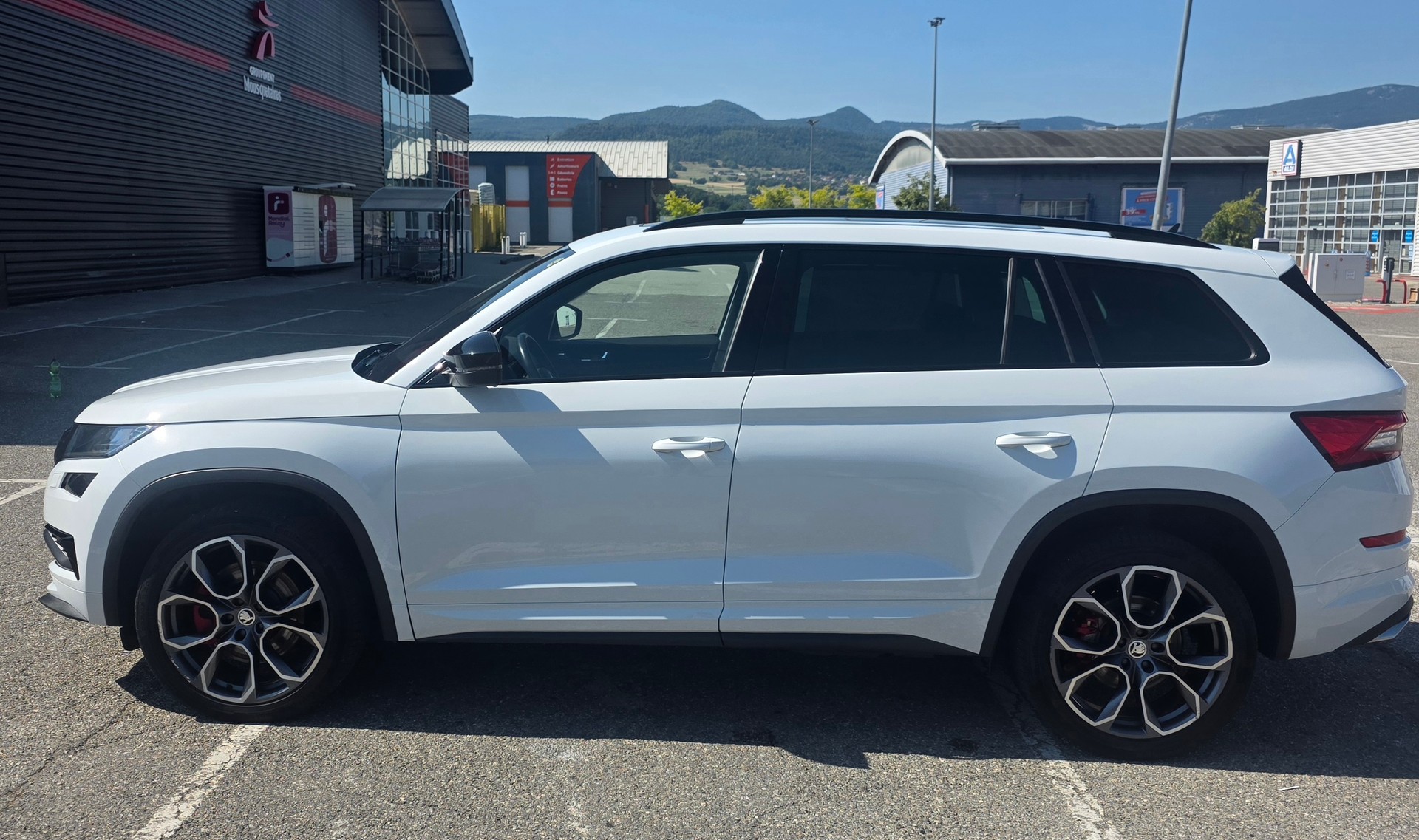 SKODA 2.0 Bi-TDI 240 RS DSG-image-2