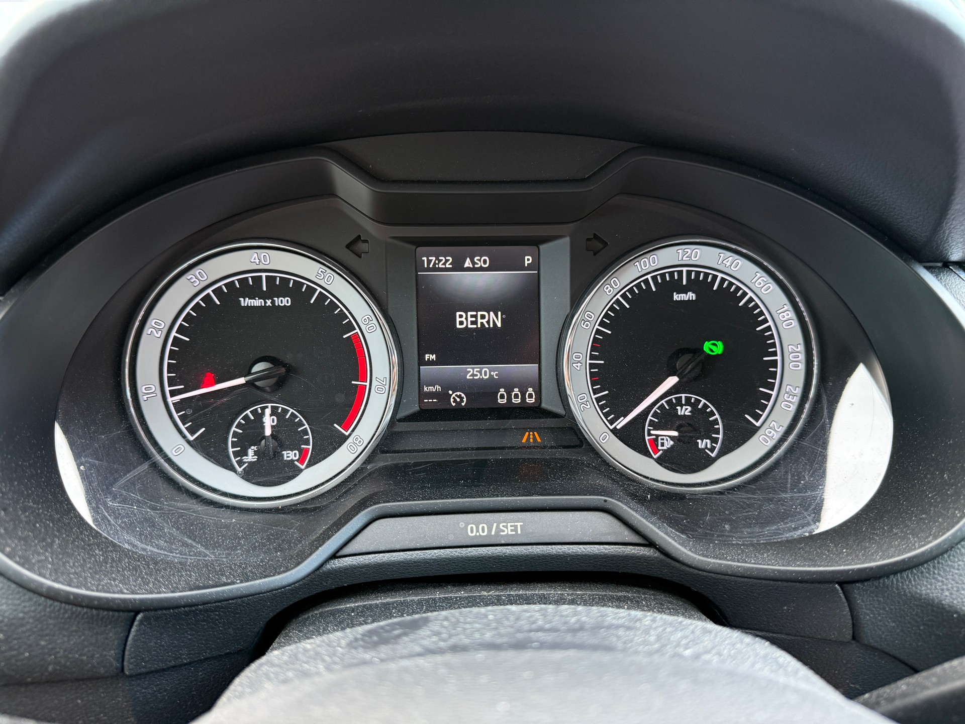 SKODA Octavia Combi 2.0 TSI Ambition 4x4 DSG-image-9