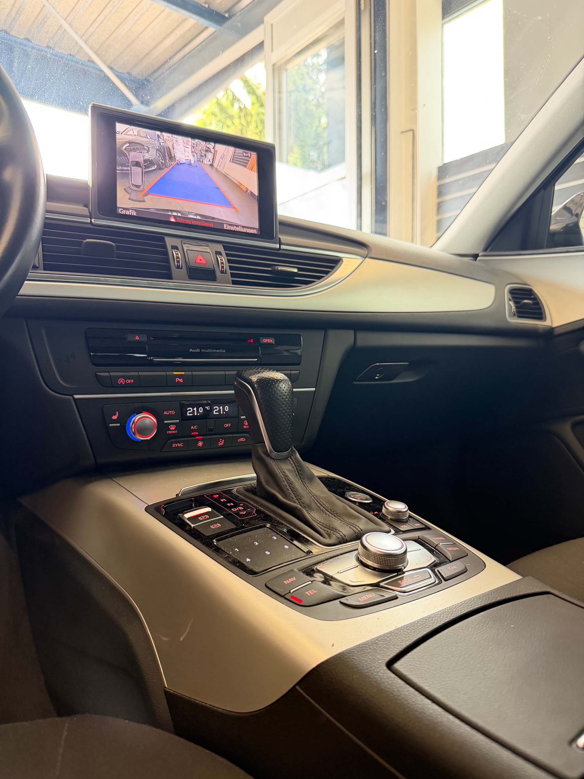 AUDI A6 Avant 2.0 TDI S-tronic-image-14