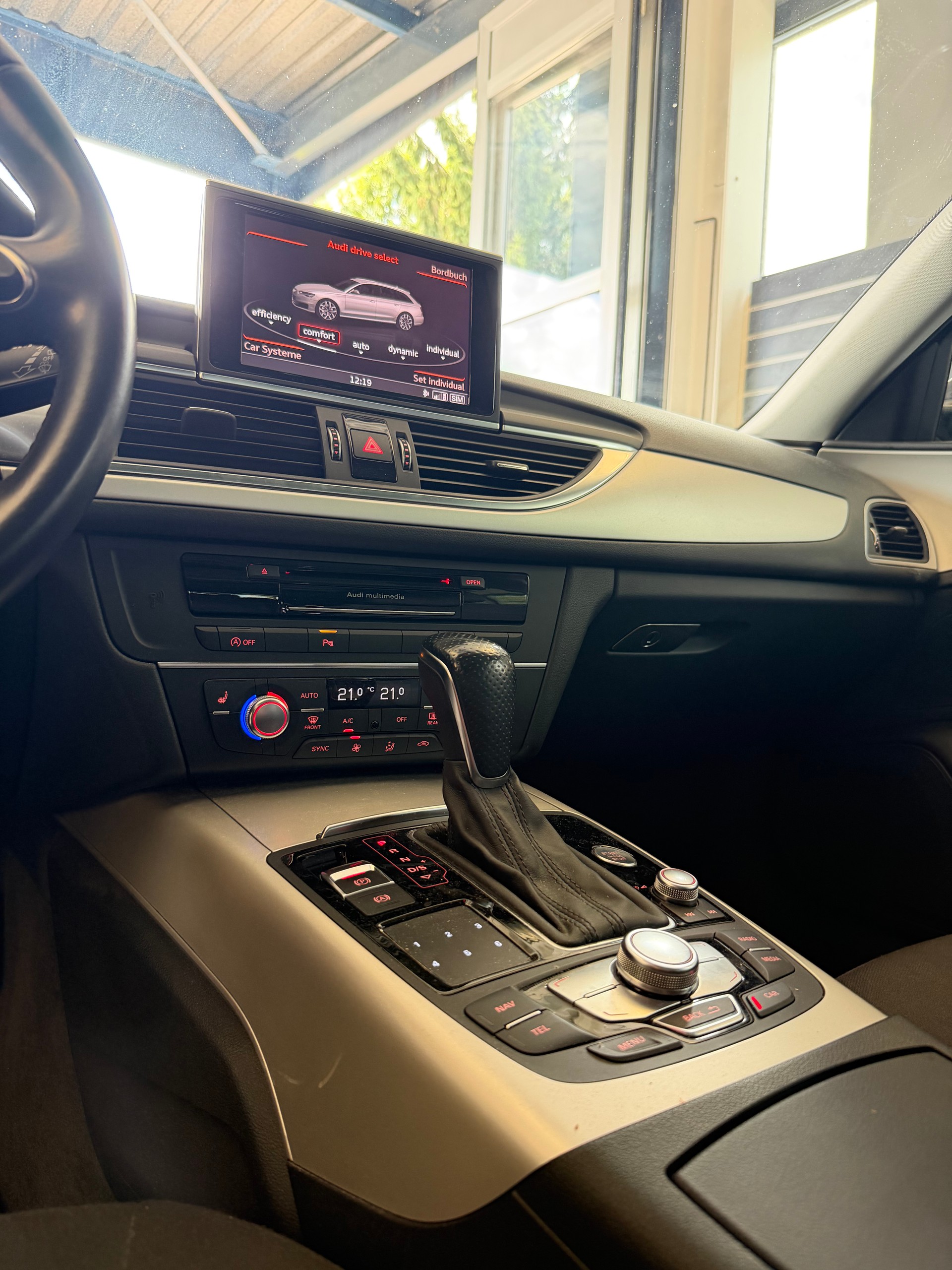 AUDI A6 Avant 2.0 TDI S-tronic-image-12