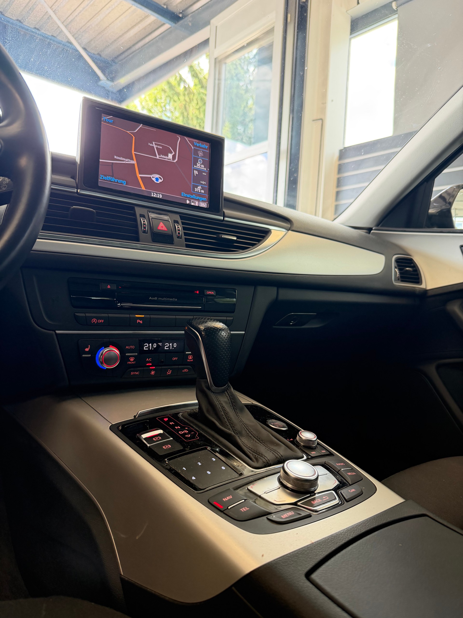 AUDI A6 Avant 2.0 TDI S-tronic-image-13