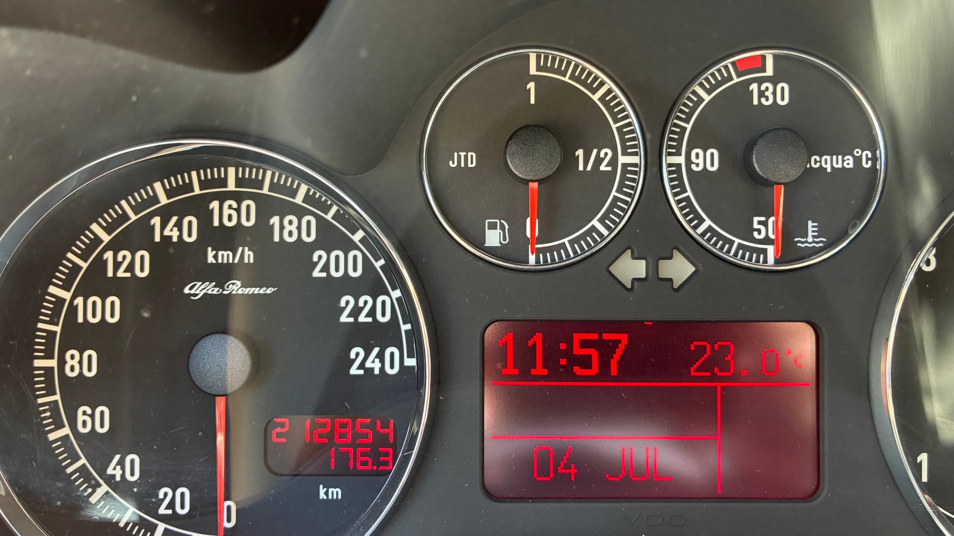 ALFA ROMEO 147-image-5