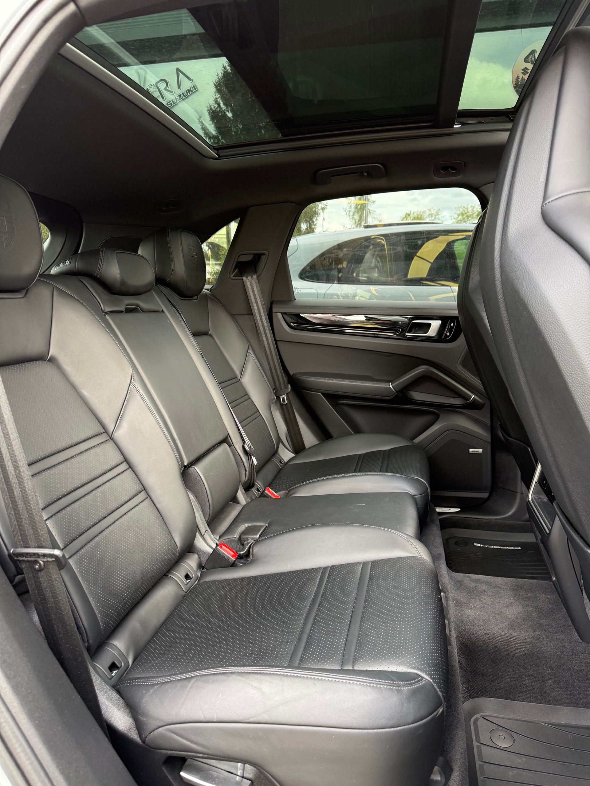 PORSCHE Cayenne E-Hybrid-image-8