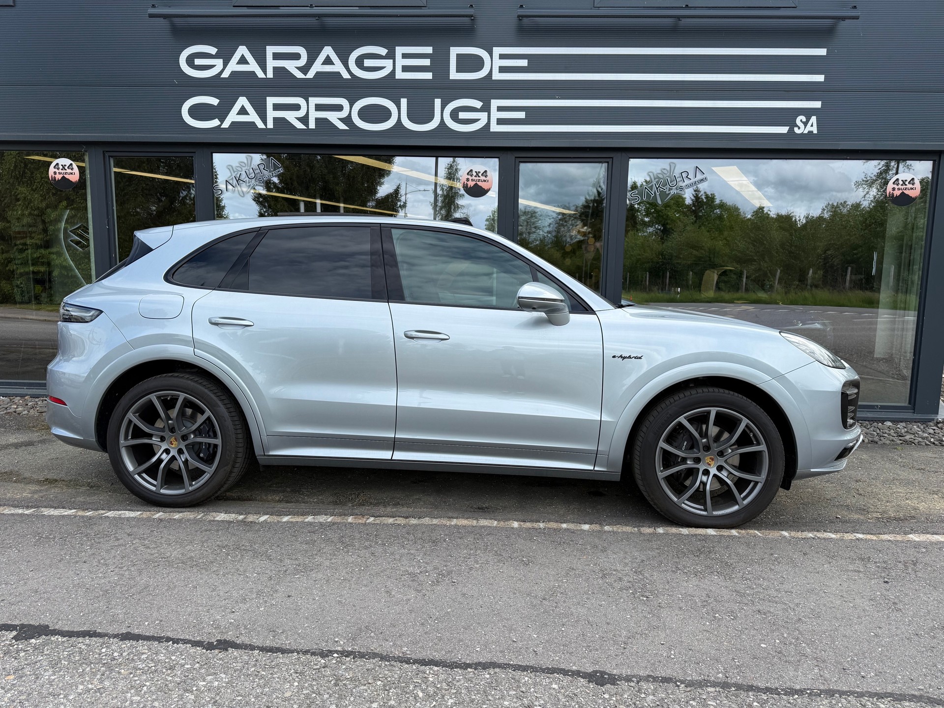 PORSCHE Cayenne E-Hybrid-image-6