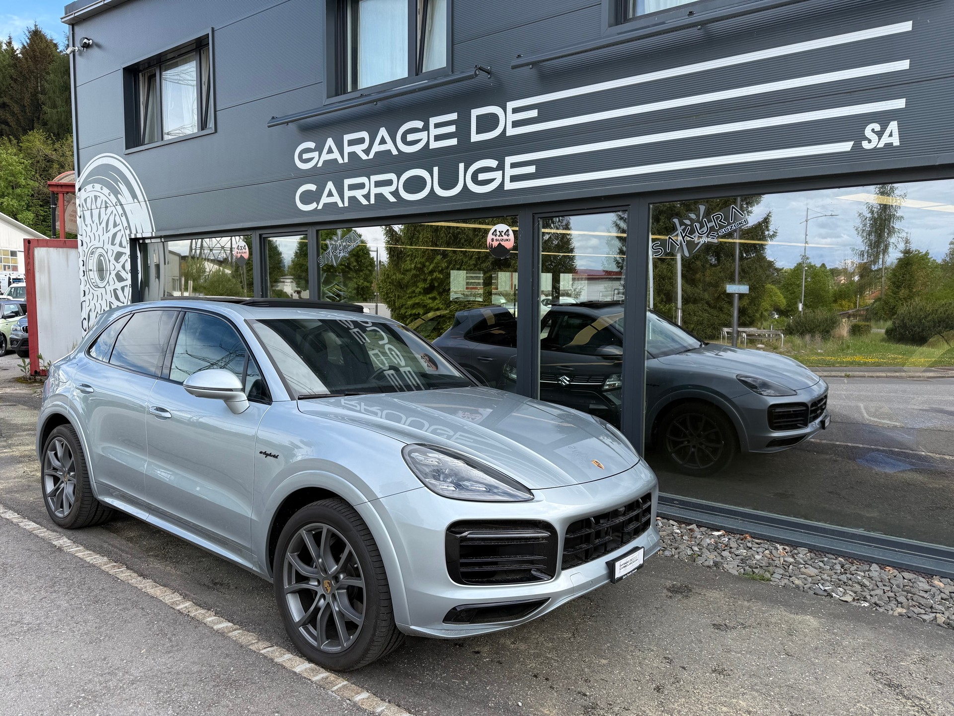 PORSCHE Cayenne E-Hybrid-image-0