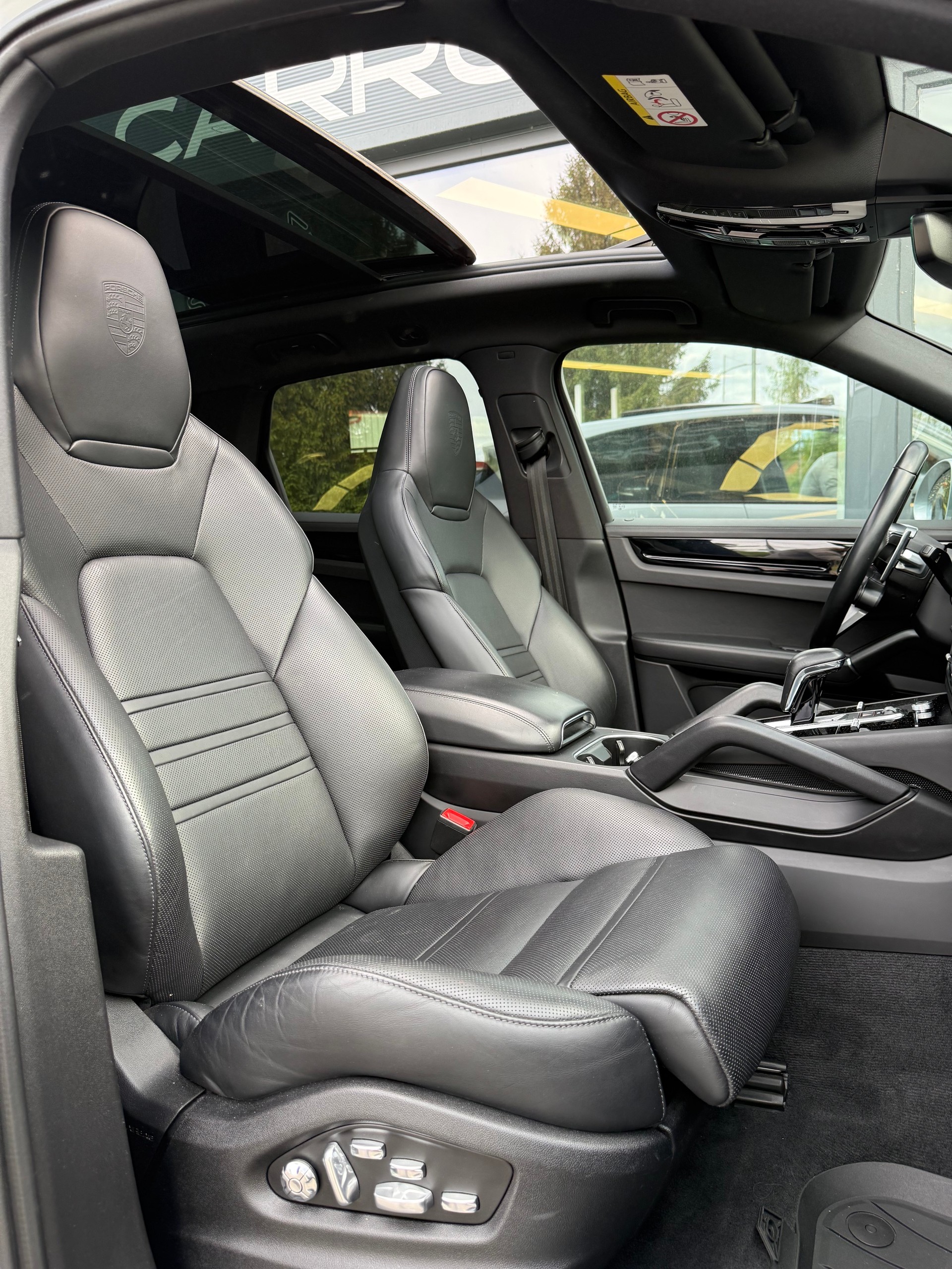 PORSCHE Cayenne E-Hybrid-image-9