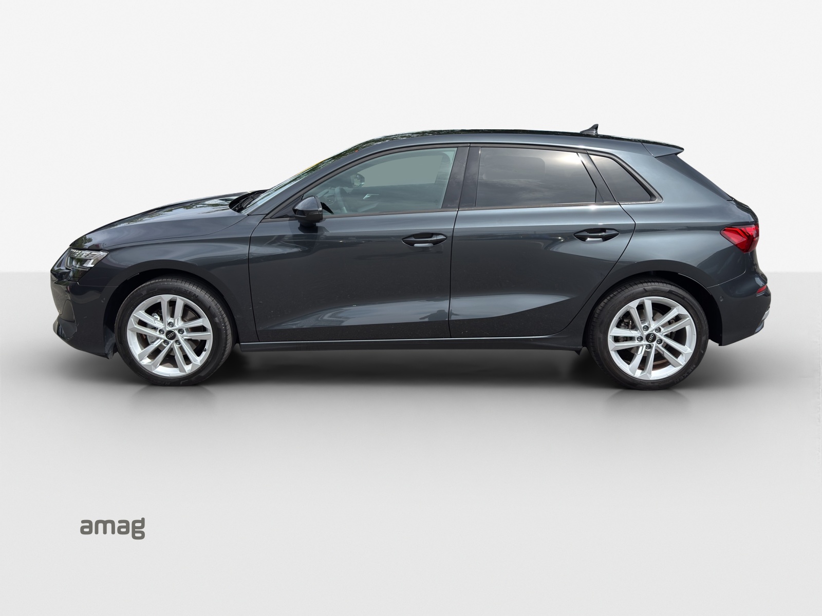 AUDI A3 Sportback 35 TFSI Attraction S-tronic-image-1