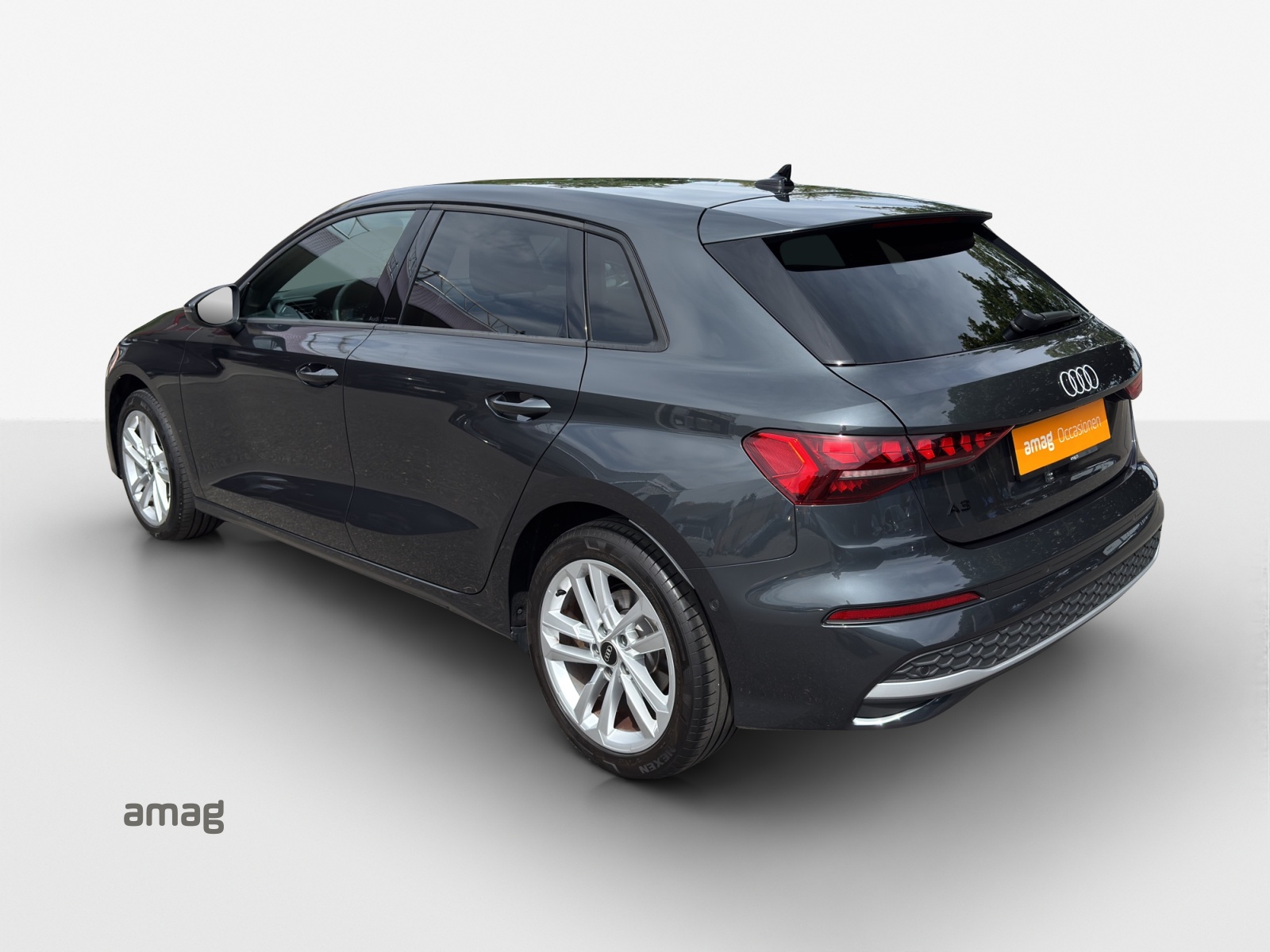 AUDI A3 Sportback 35 TFSI Attraction S-tronic-image-2