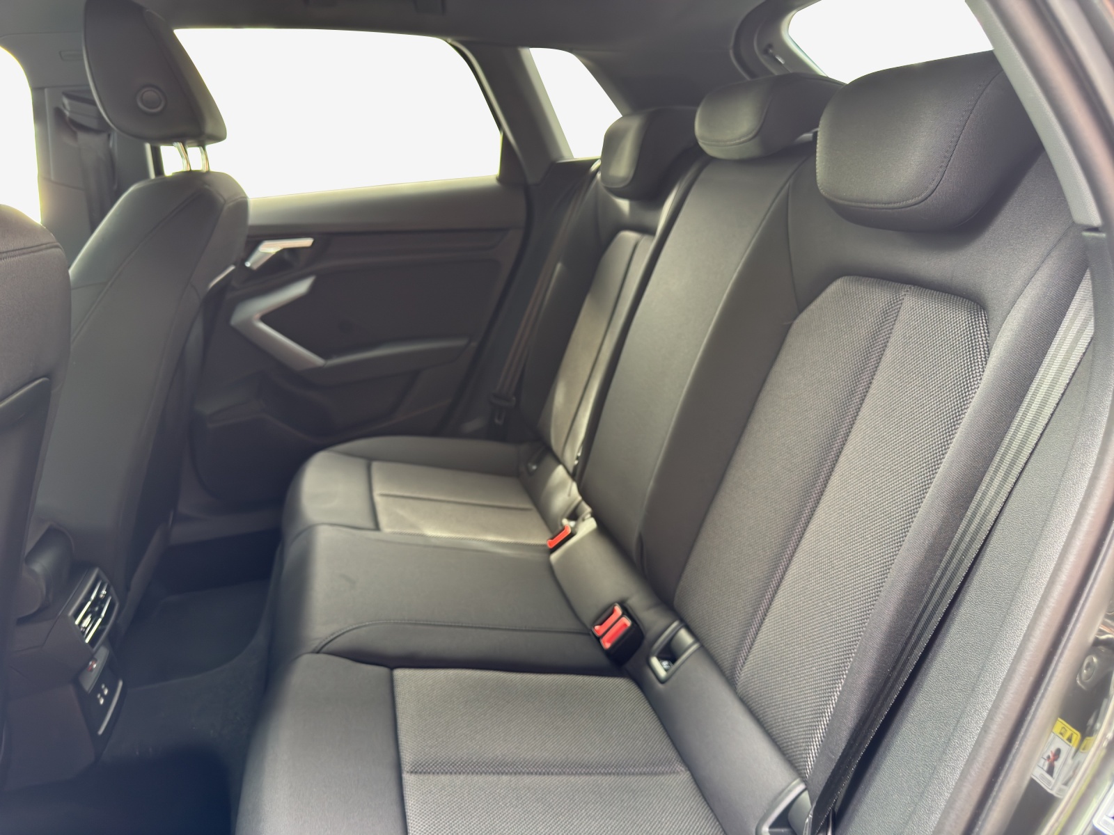AUDI A3 Sportback 35 TFSI Attraction S-tronic-image-11