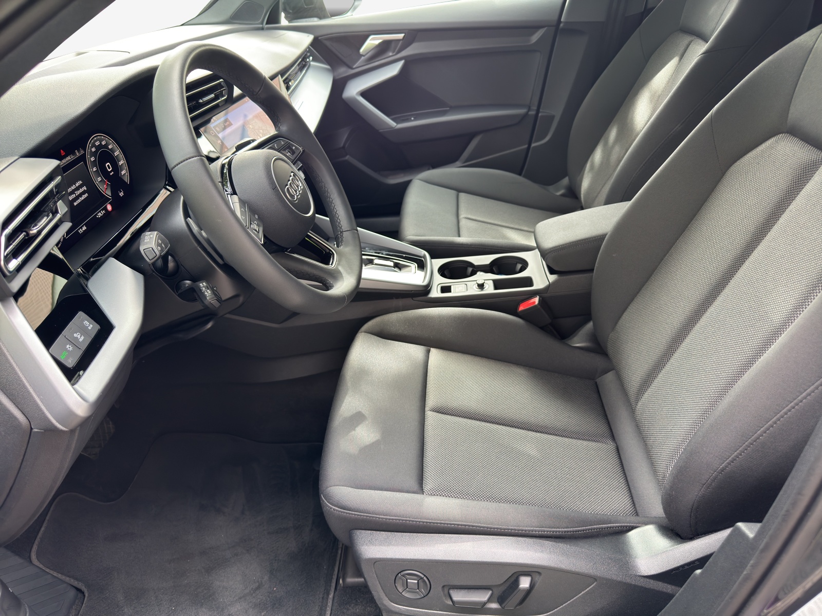 AUDI A3 Sportback 35 TFSI Attraction S-tronic-image-7