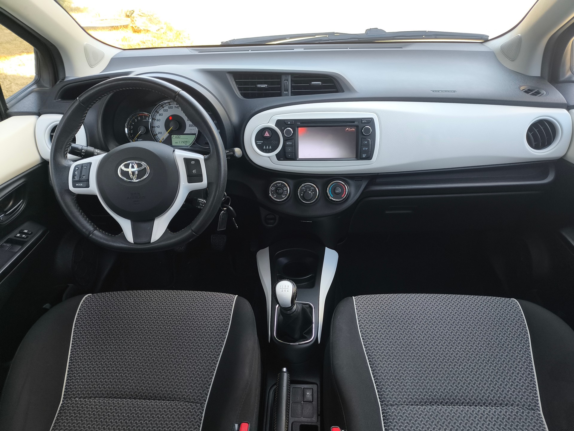 TOYOTA Yaris 1.33 Trend-image-11