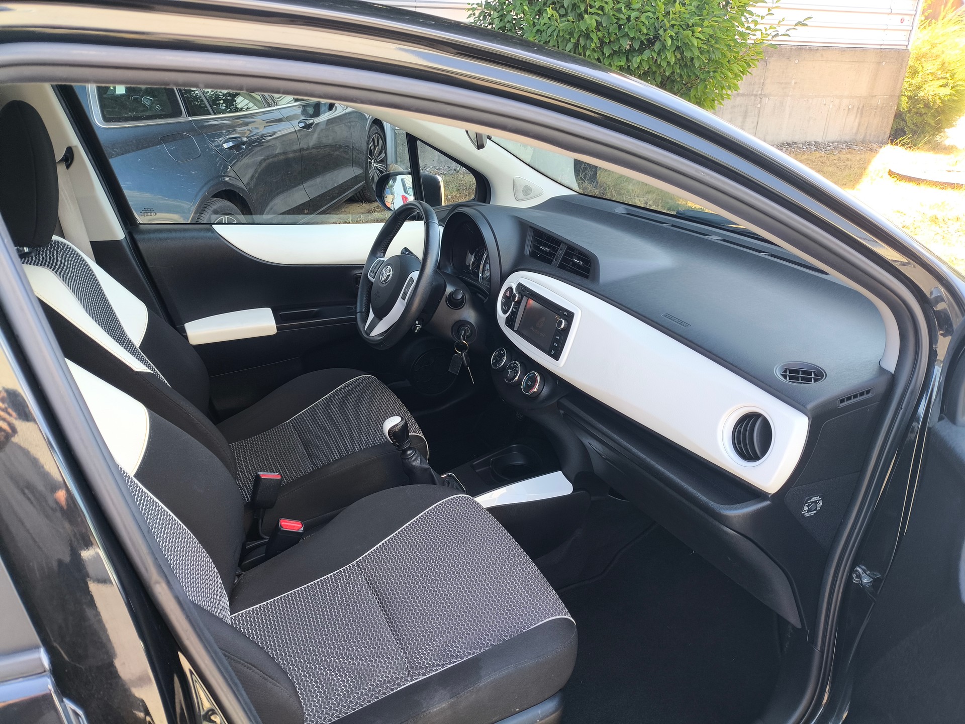 TOYOTA Yaris 1.33 Trend-image-12