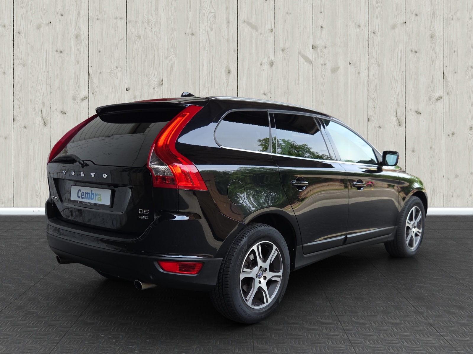 VOLVO XC60 D5 AWD Momentum-image-6