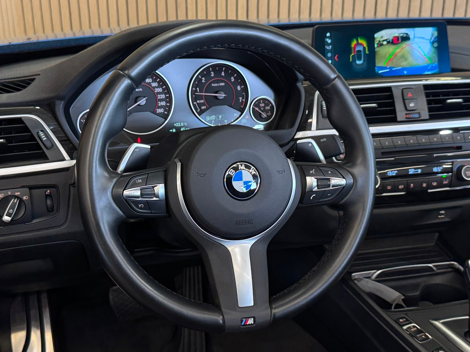 BMW 430i Cabriolet xDrive MSport Individual Steptronic-image-11